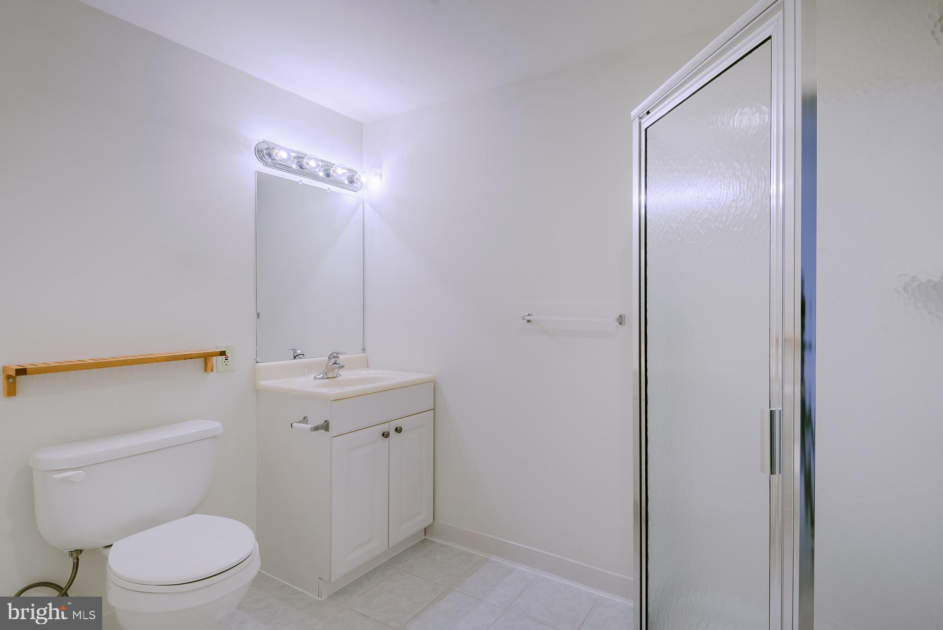 FAIRFAX HILLS - Residential Lease