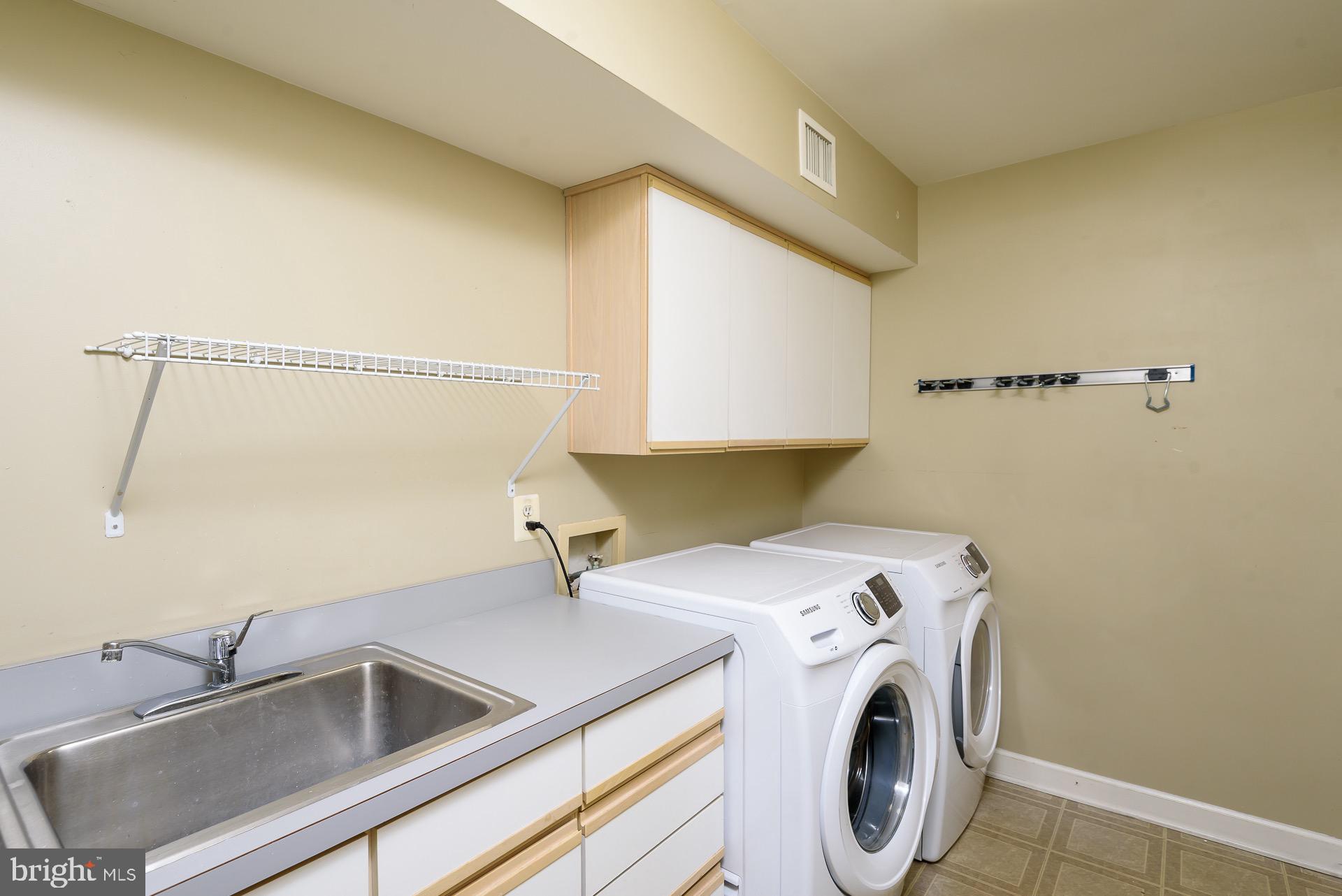 FAIRFAX HILLS - Residential Lease