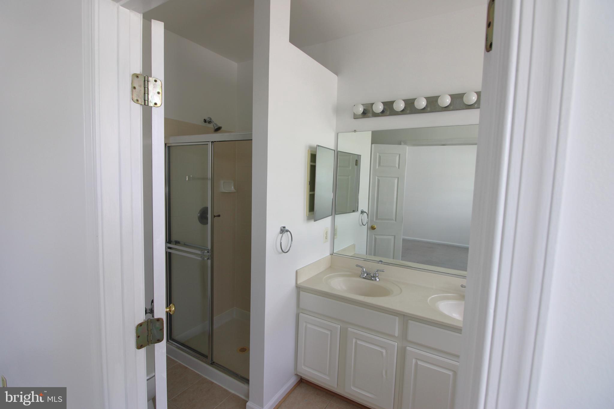 KING FARM WATKINS POND - Residential Lease