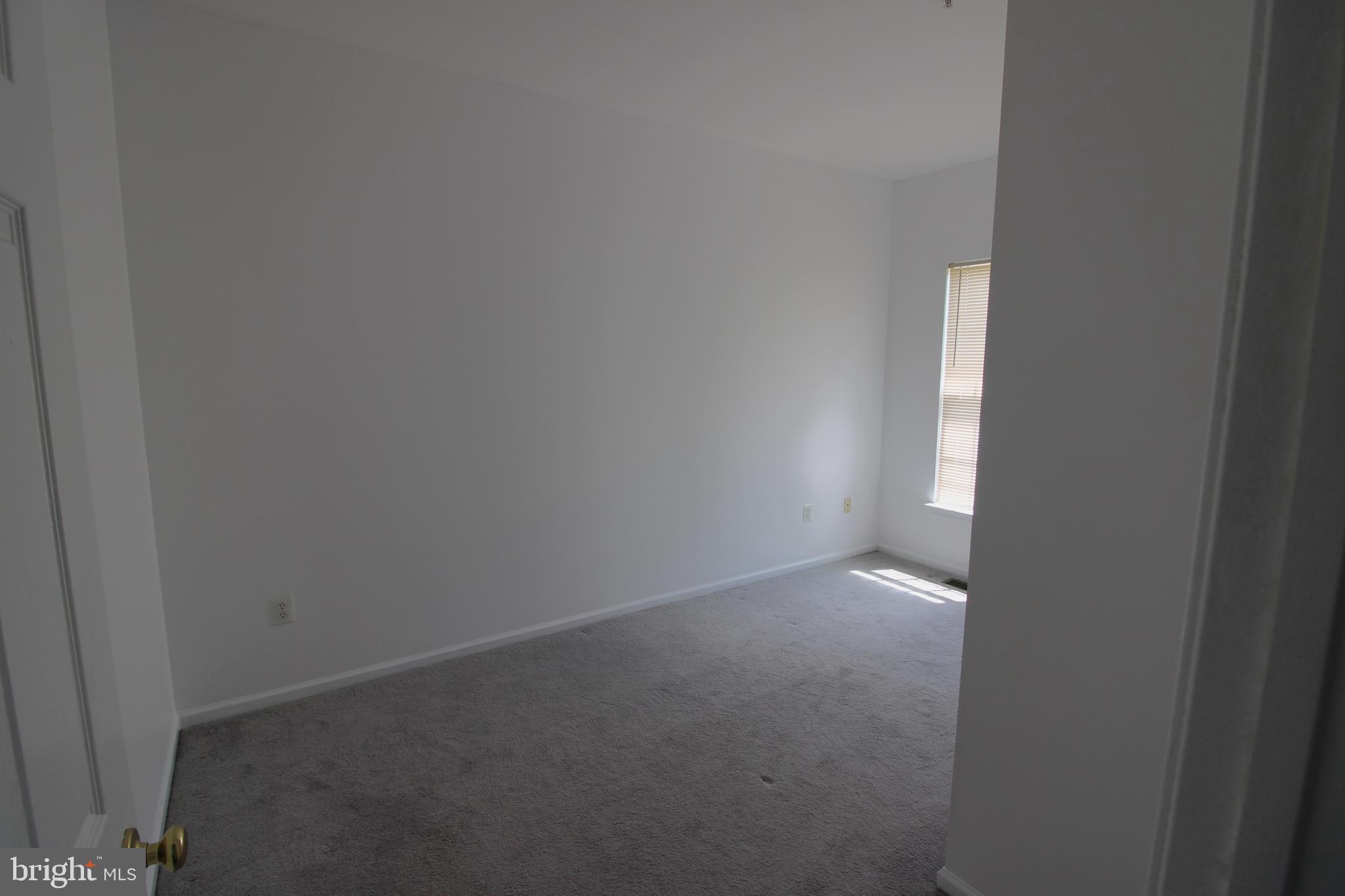 KING FARM WATKINS POND - Residential Lease