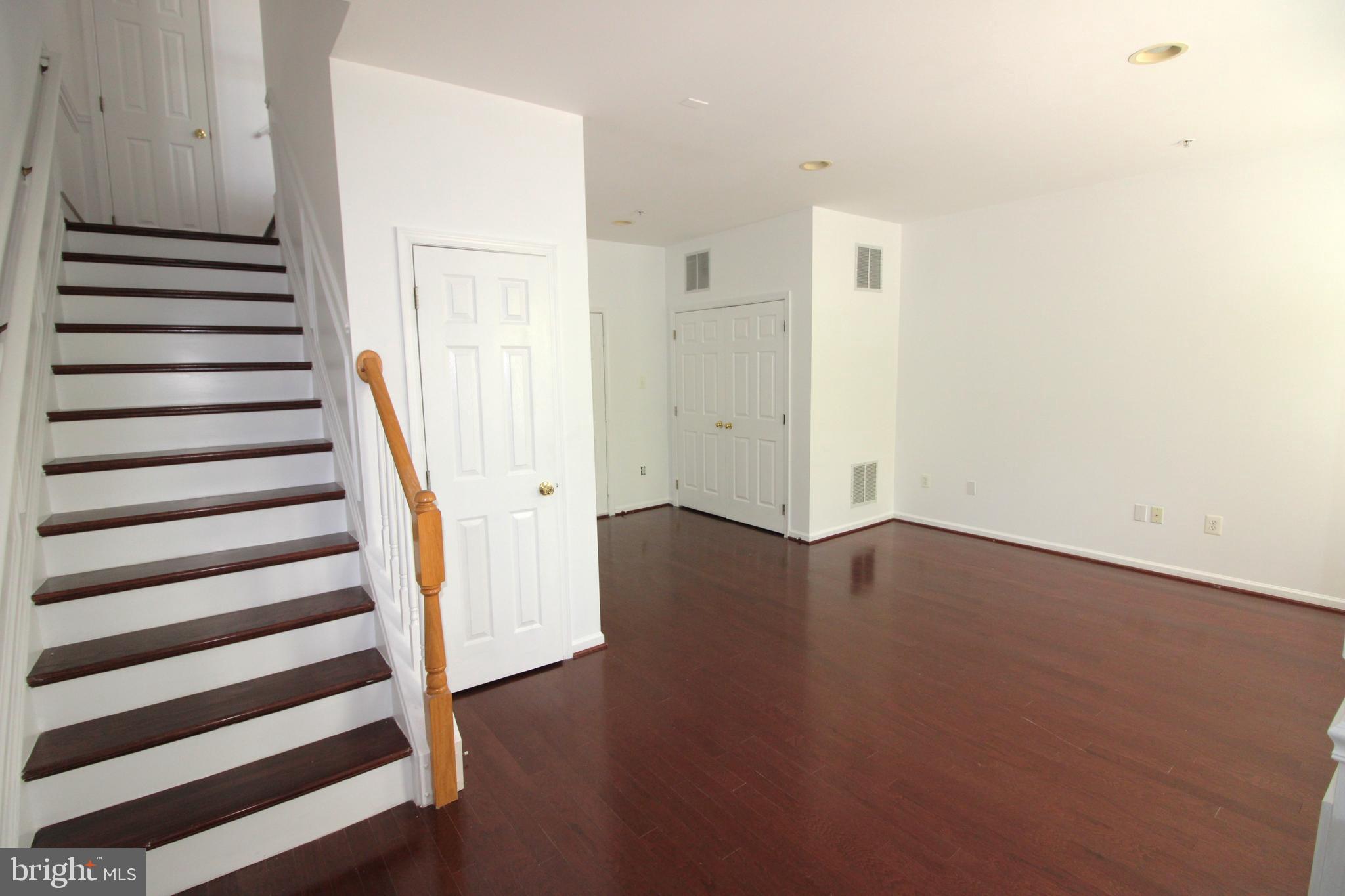 KING FARM WATKINS POND - Residential Lease