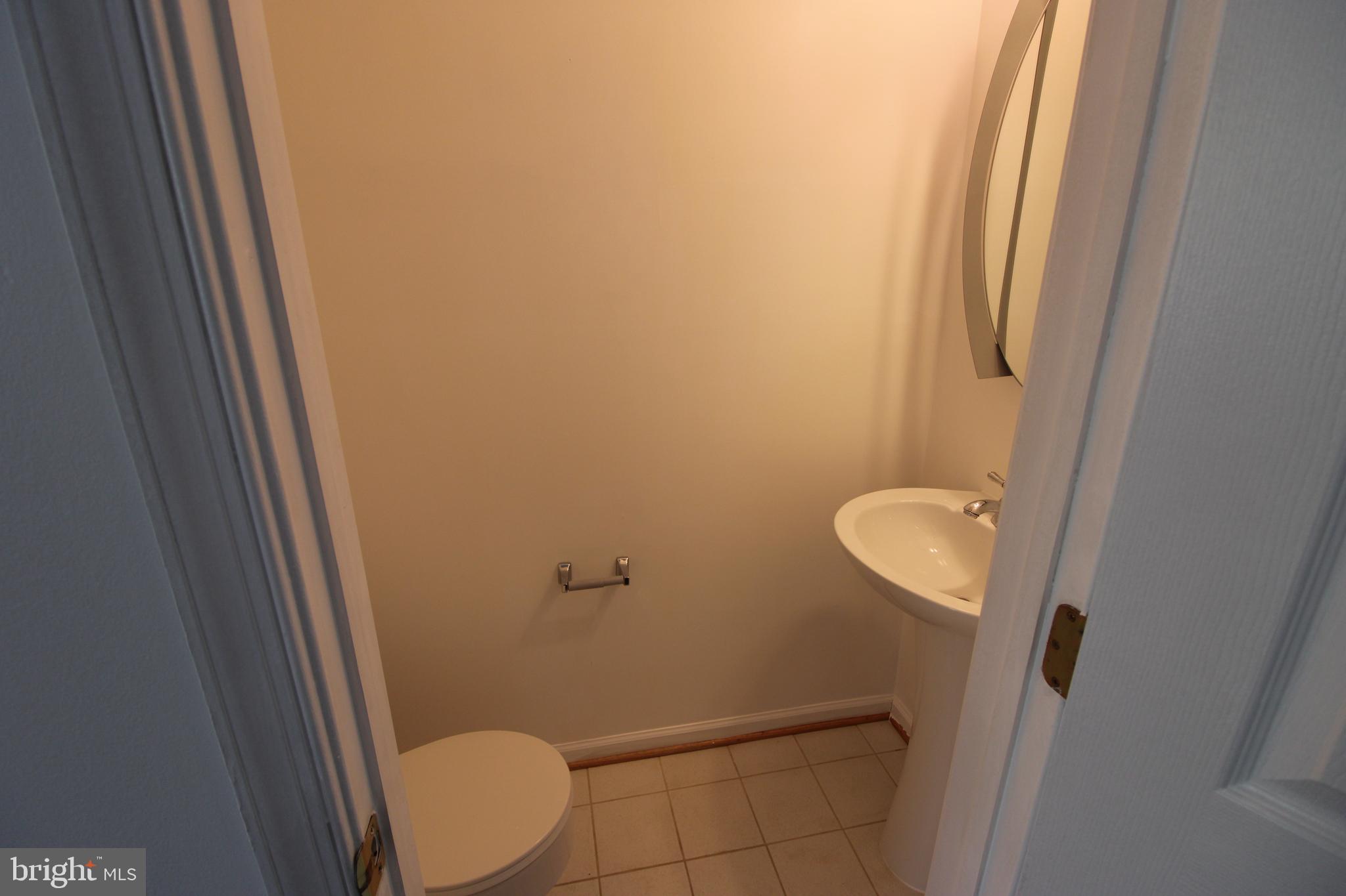 KING FARM WATKINS POND - Residential Lease