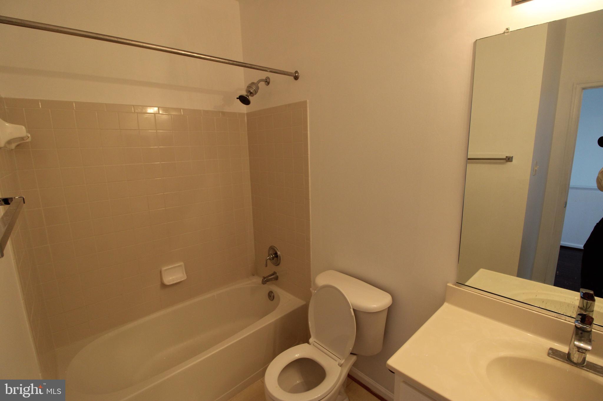 KING FARM WATKINS POND - Residential Lease