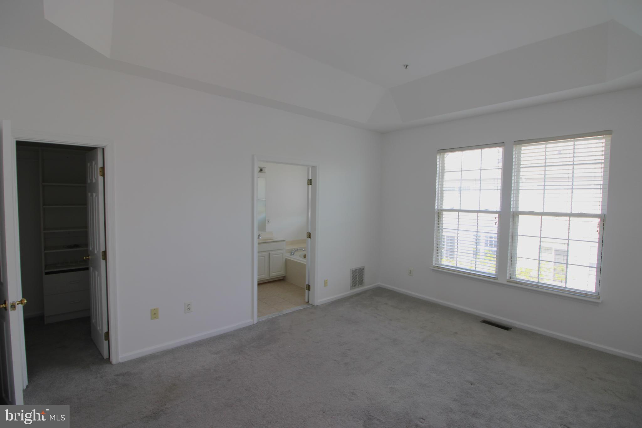 KING FARM WATKINS POND - Residential Lease