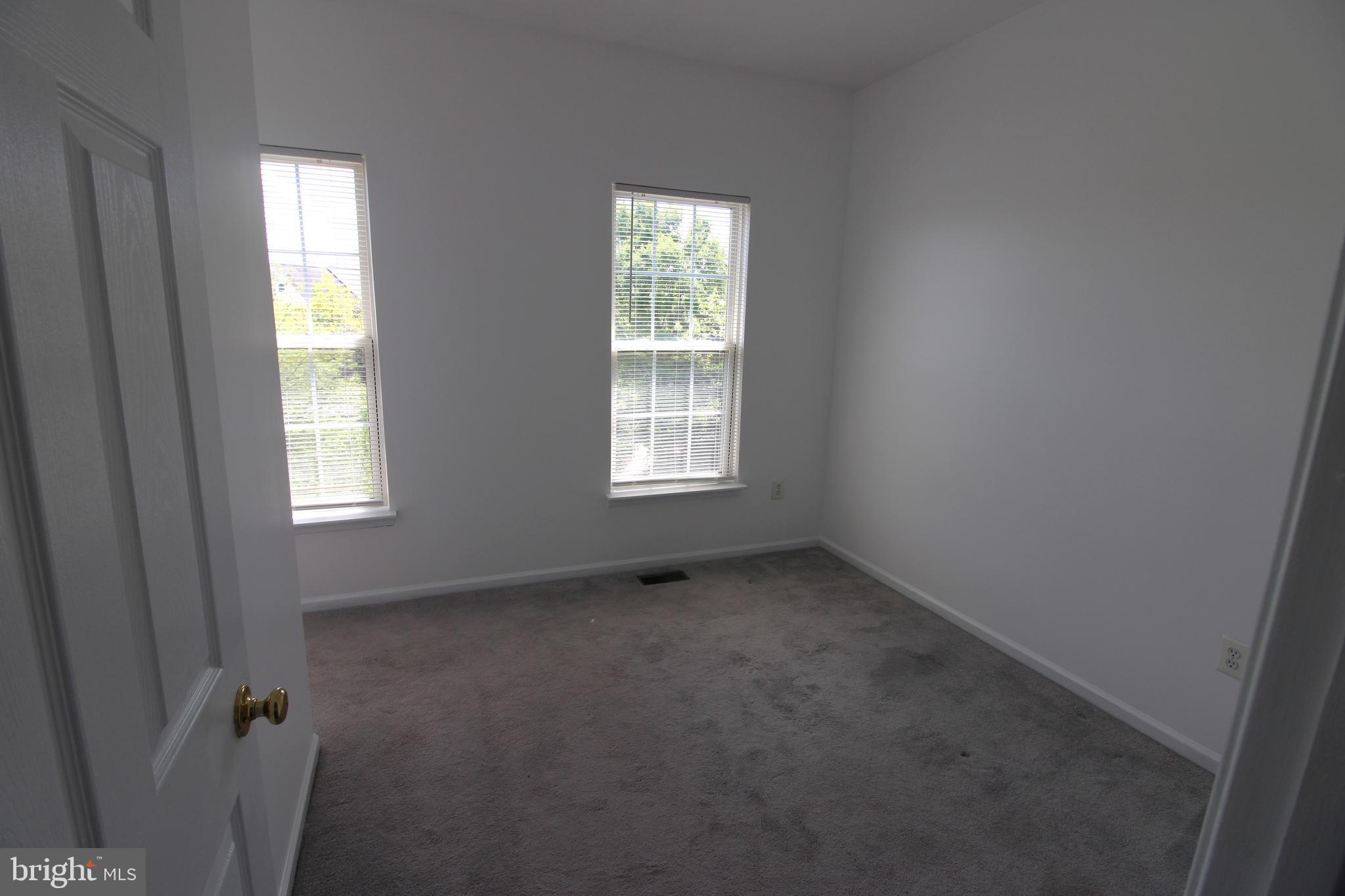 KING FARM WATKINS POND - Residential Lease