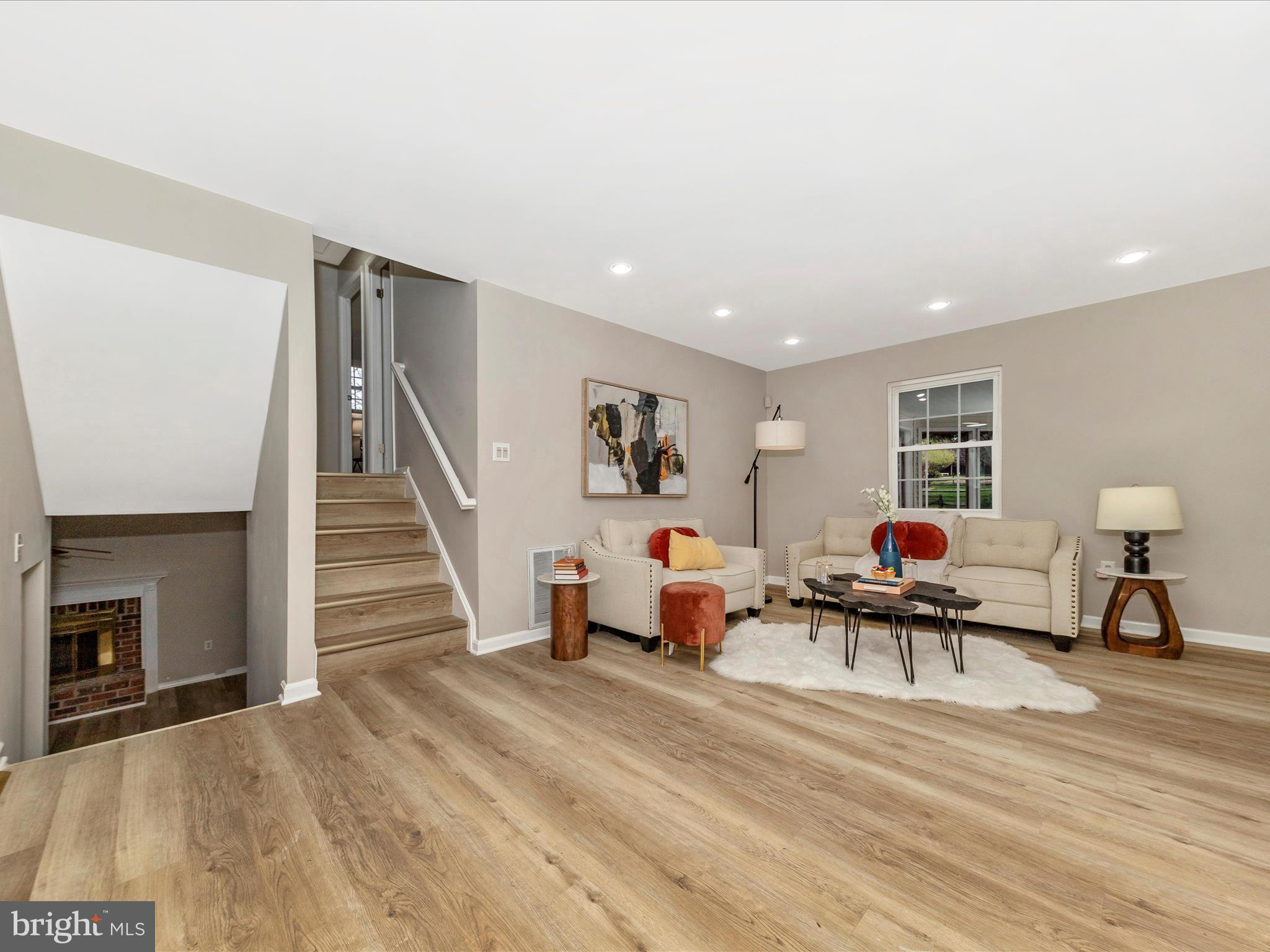 FLOWER HILL - Residential