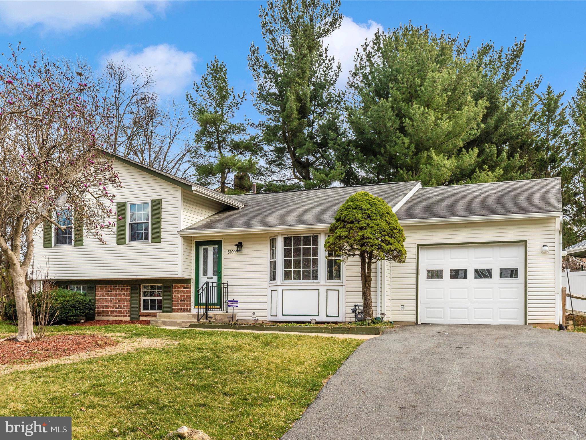 FLOWER HILL - Residential