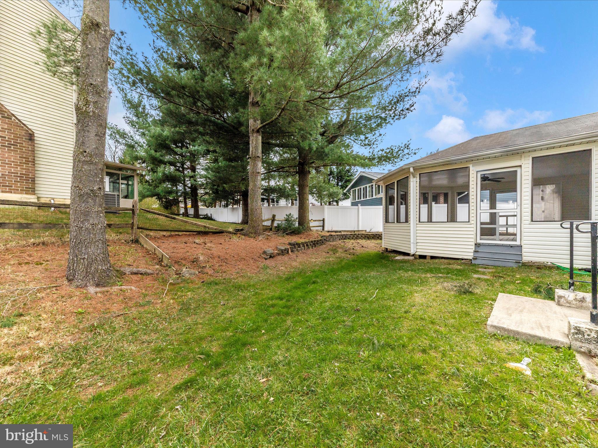 FLOWER HILL - Residential