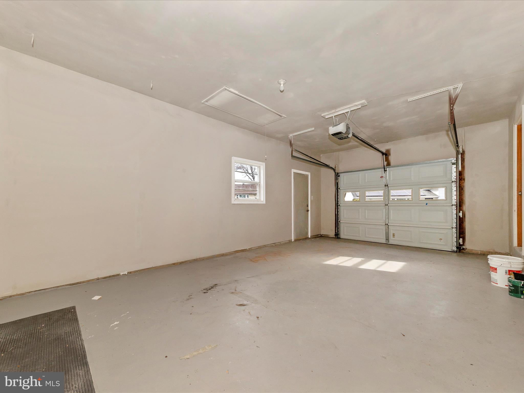 FLOWER HILL - Residential