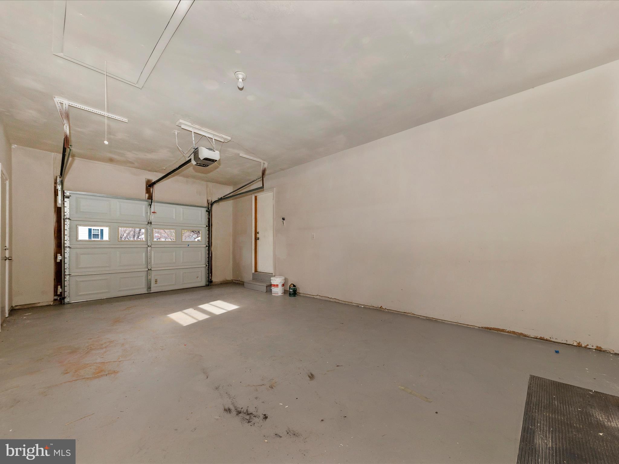 FLOWER HILL - Residential