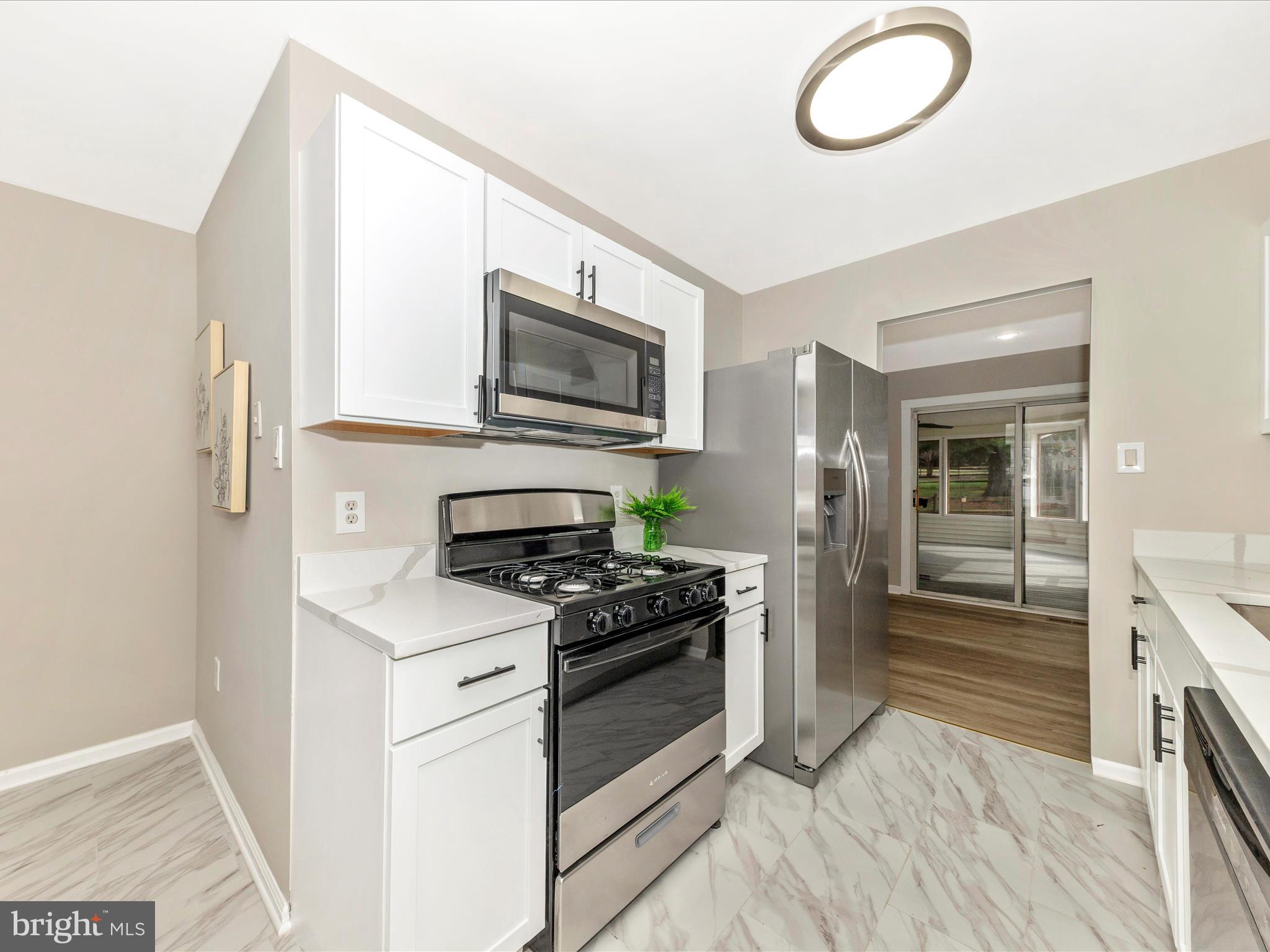 FLOWER HILL - Residential