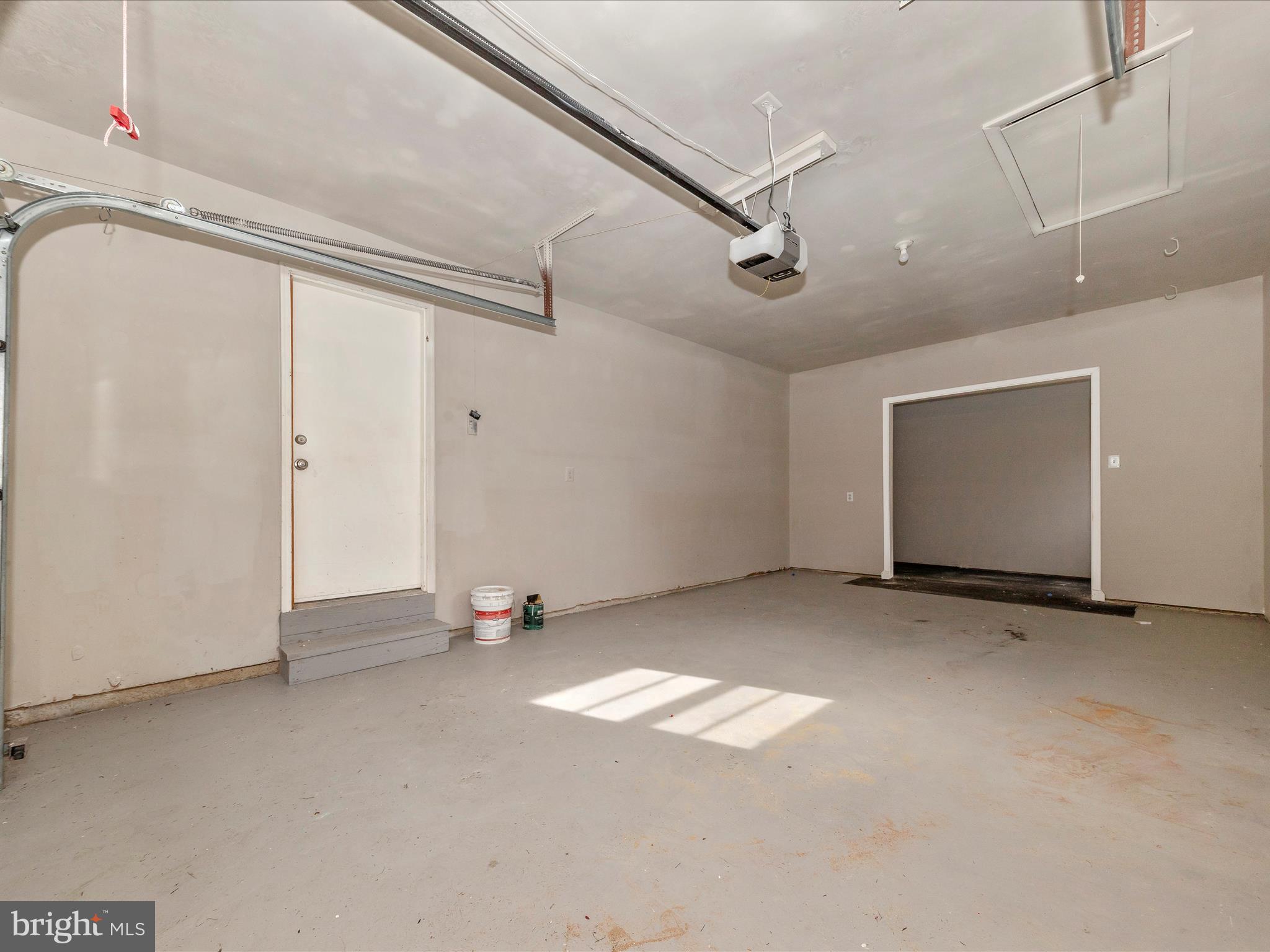 FLOWER HILL - Residential