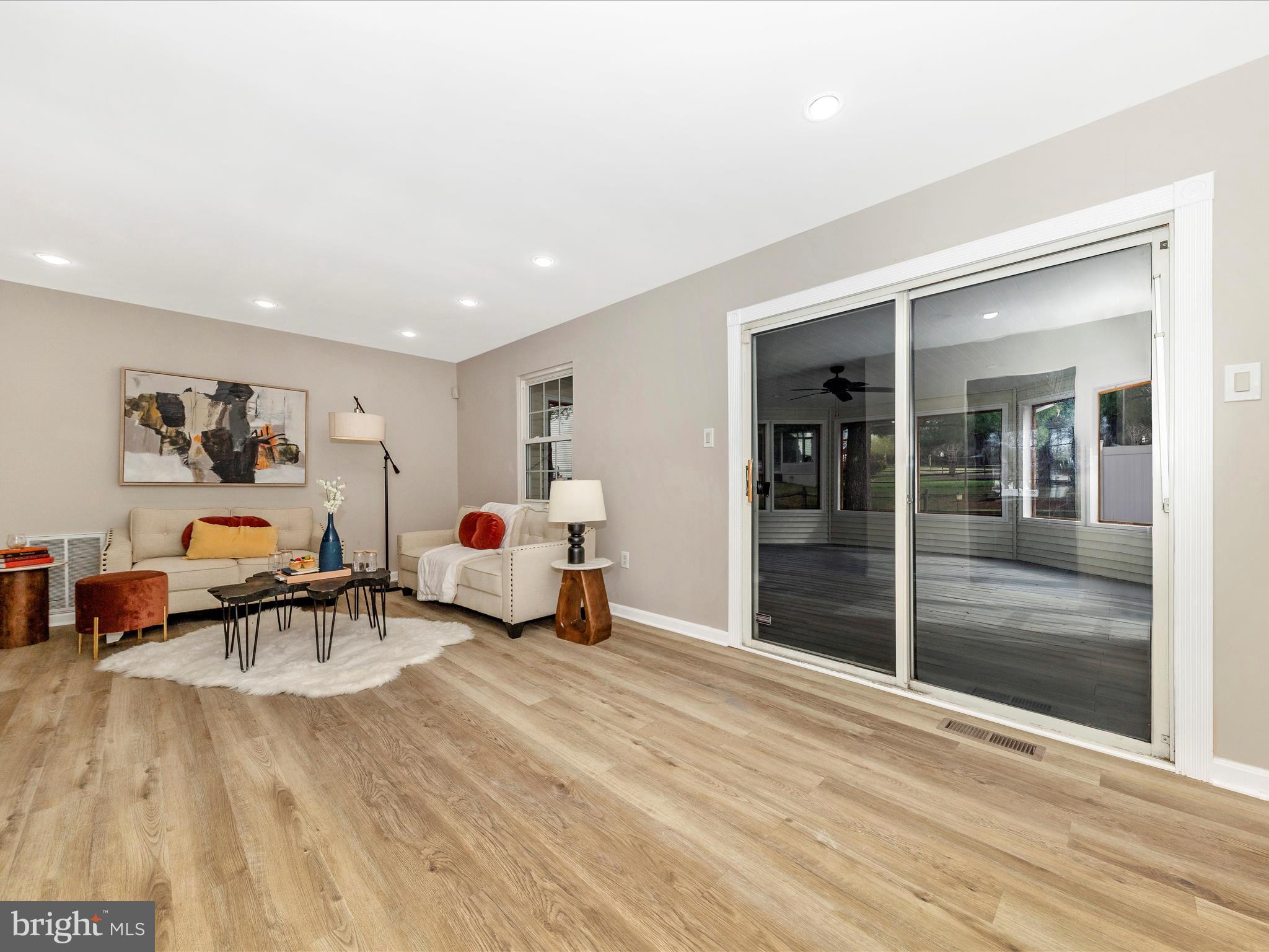 FLOWER HILL - Residential