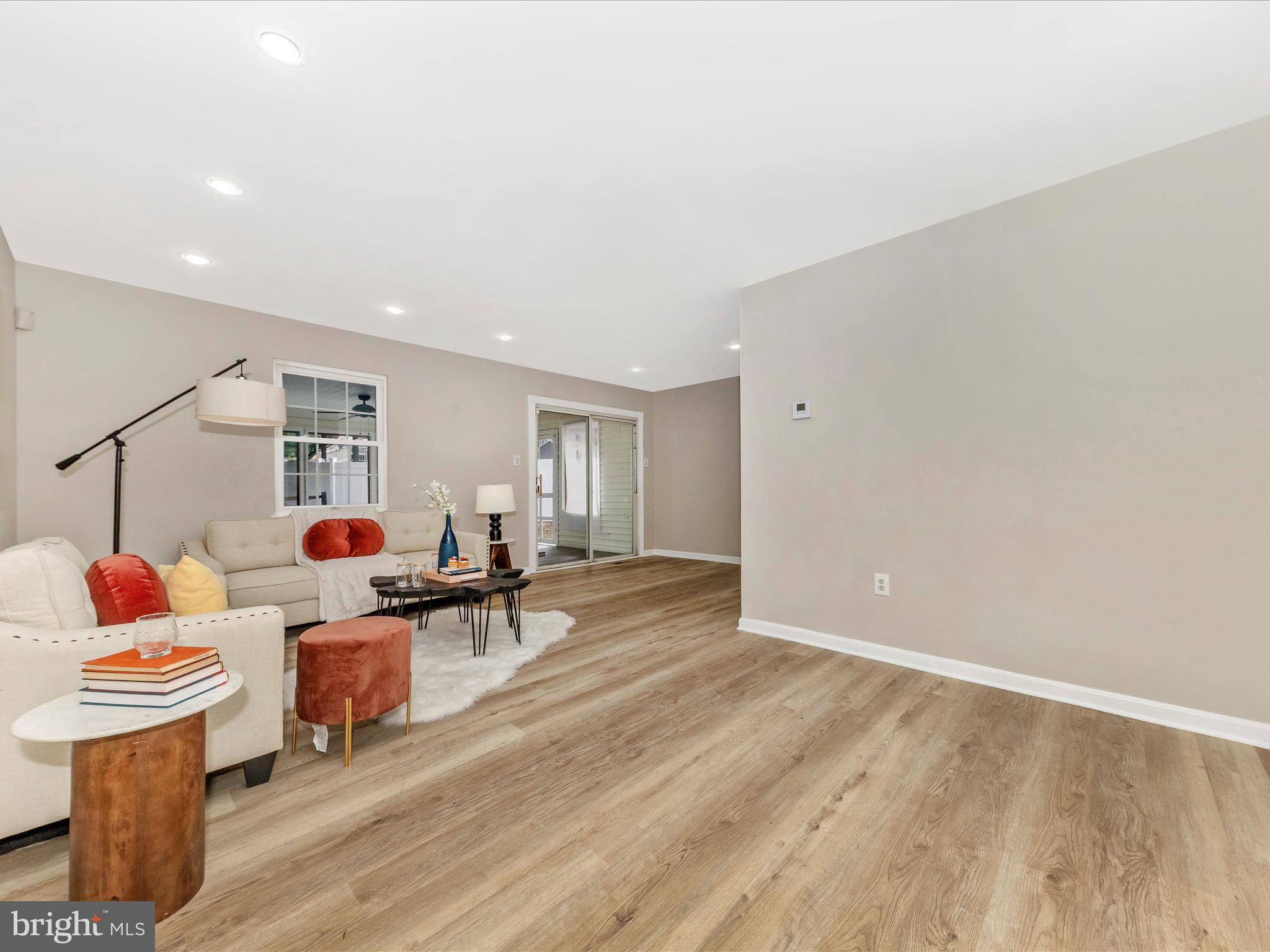 FLOWER HILL - Residential