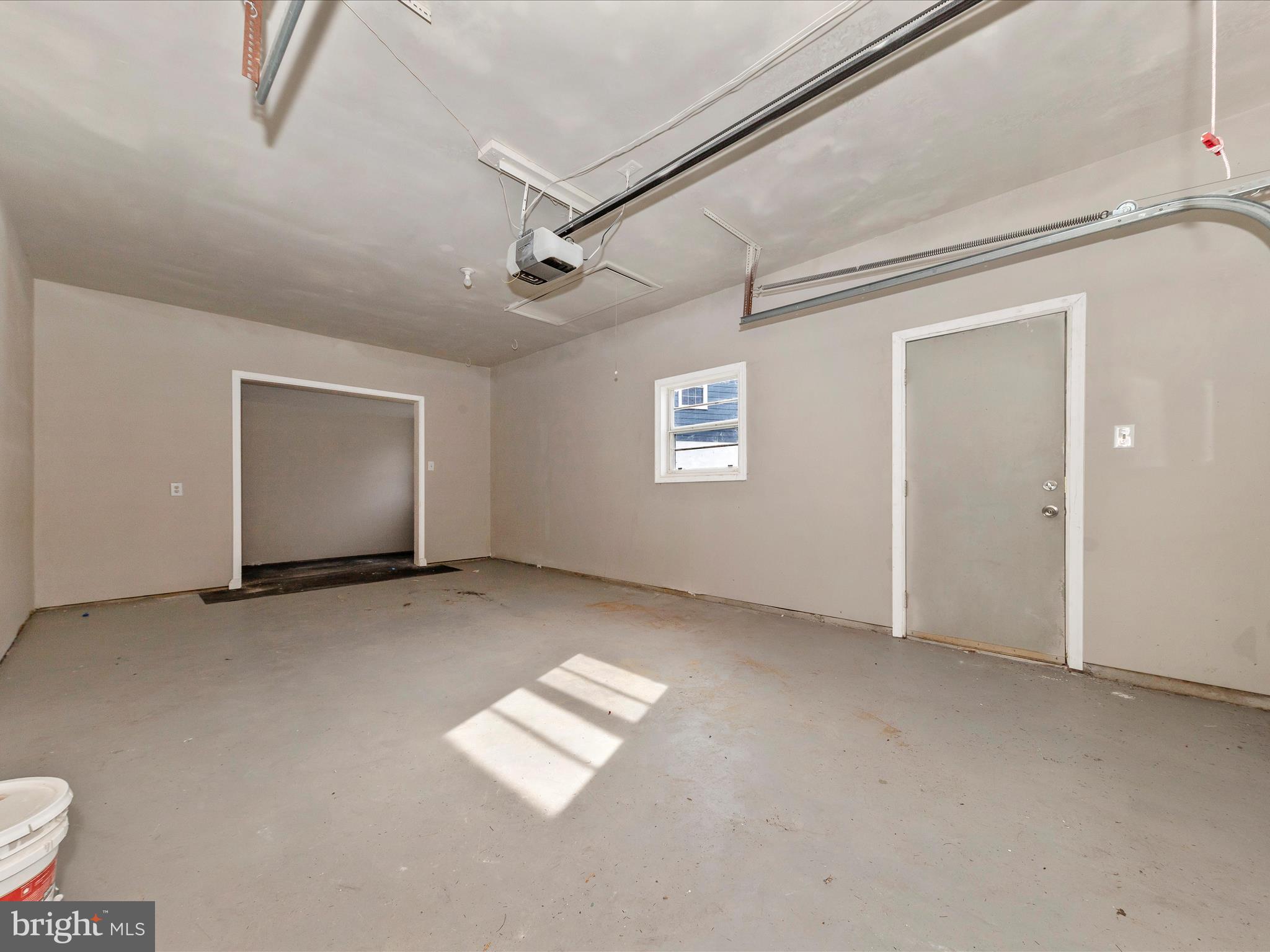 FLOWER HILL - Residential