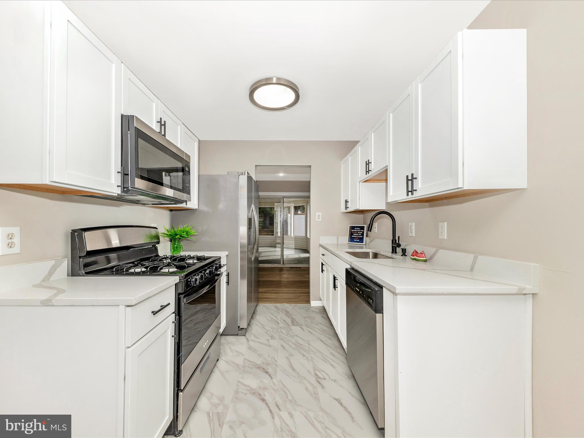 FLOWER HILL - Residential