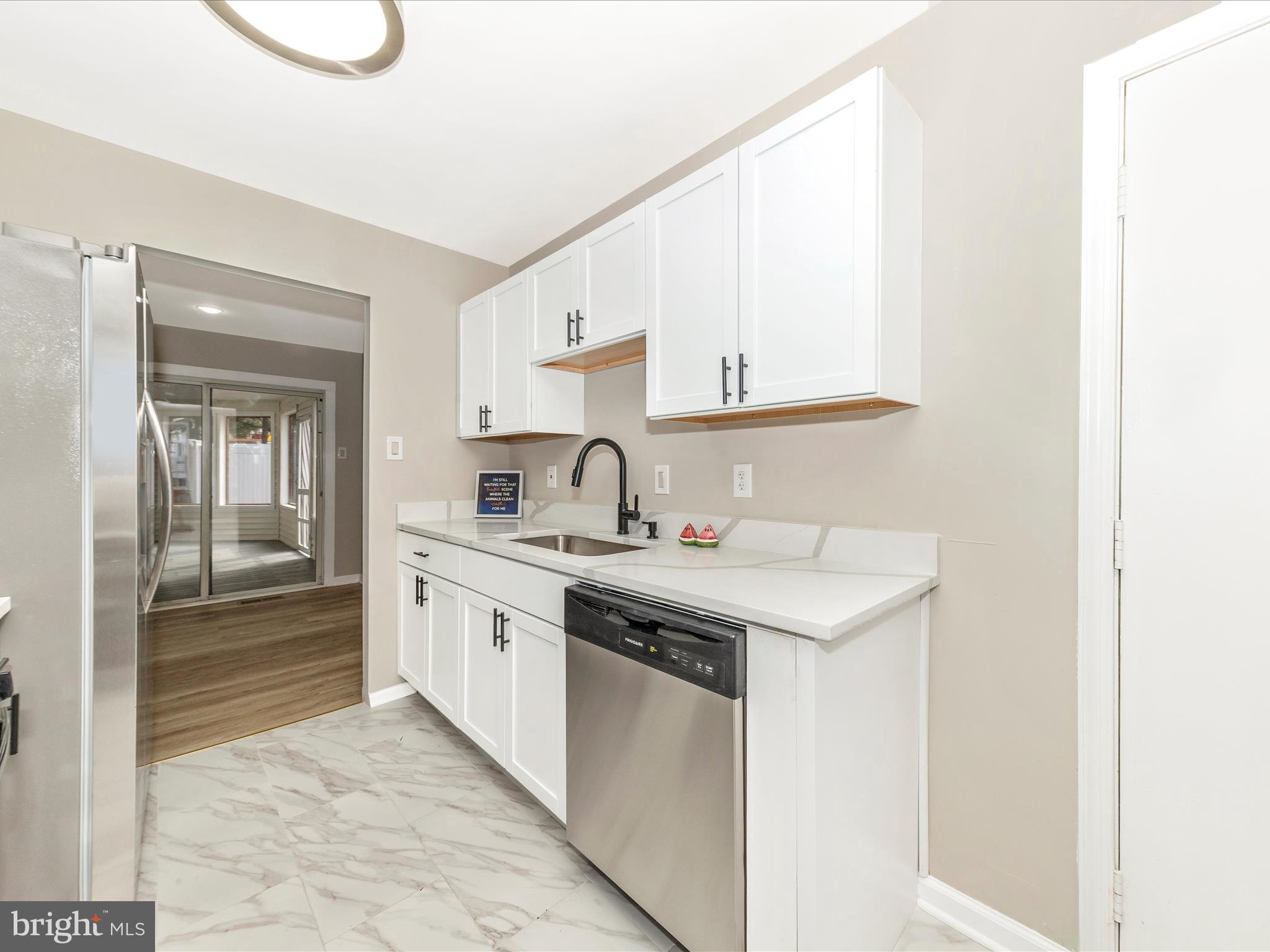 FLOWER HILL - Residential