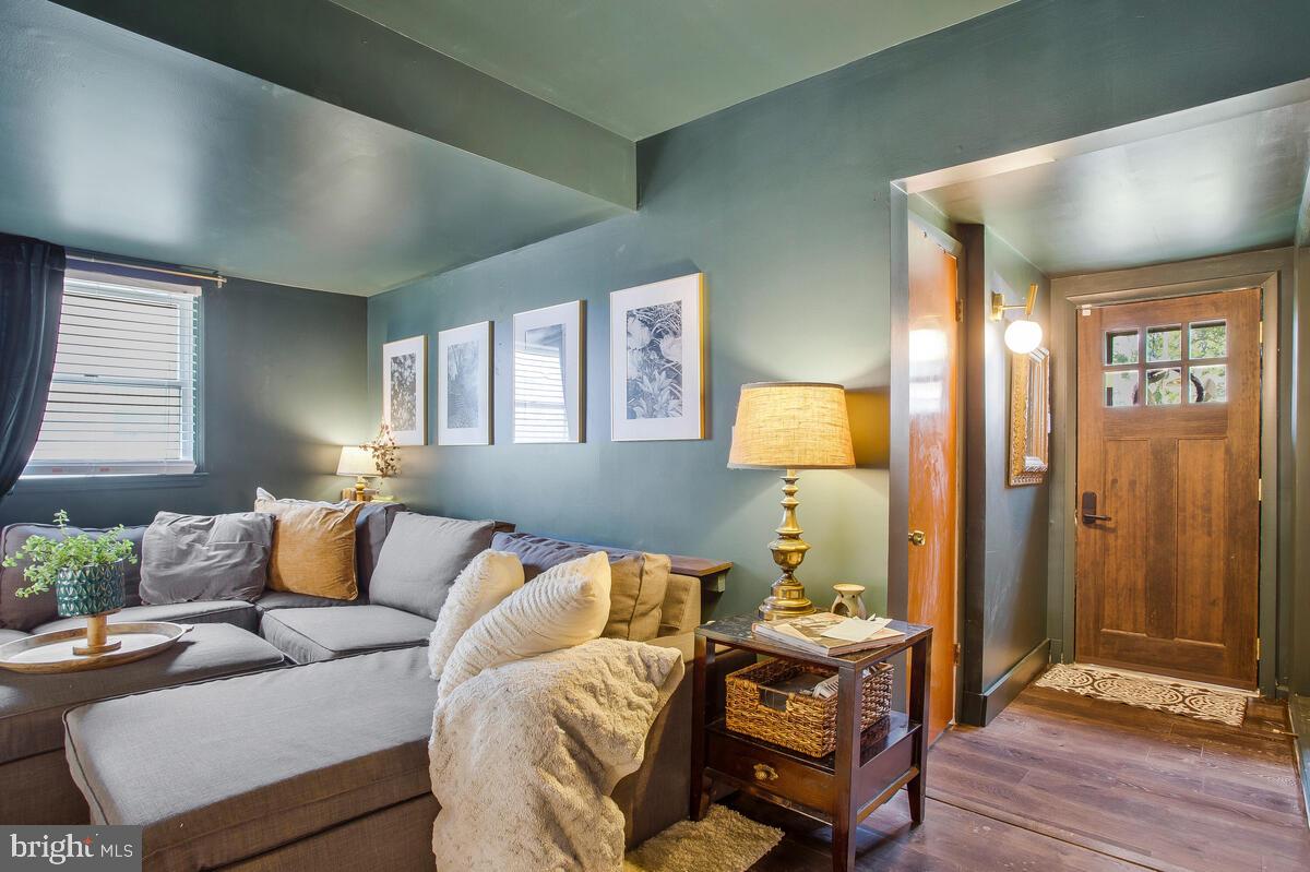 SHOREHAM BEACH - Residential