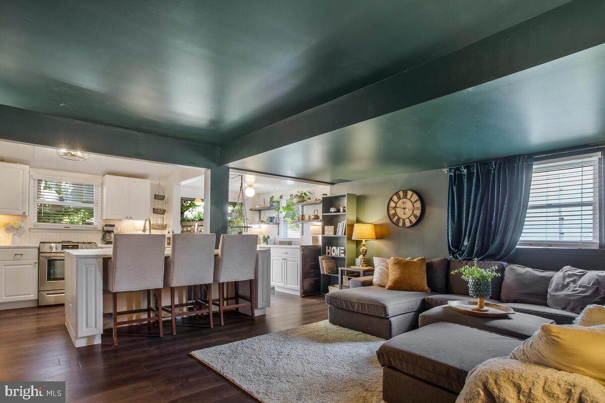 SHOREHAM BEACH - Residential