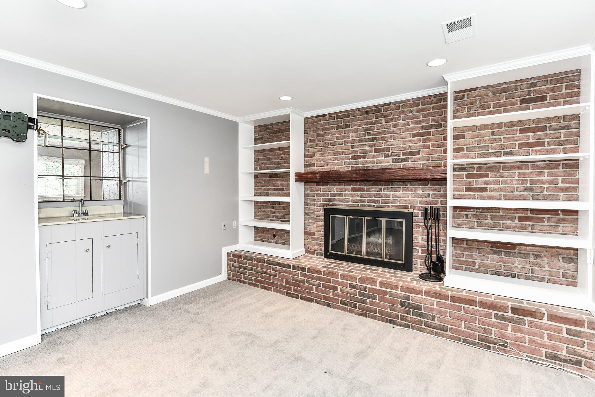 BRIARWOOD - Residential Lease