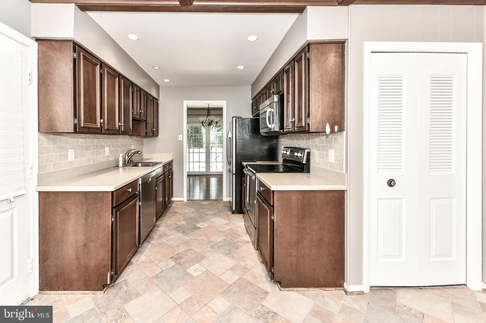 BRIARWOOD - Residential Lease