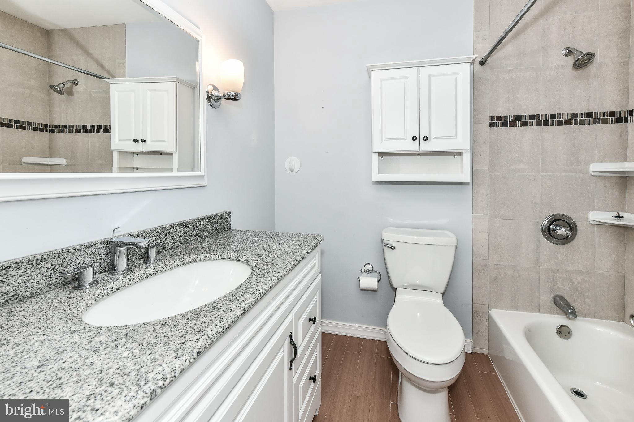 BRIARWOOD - Residential Lease