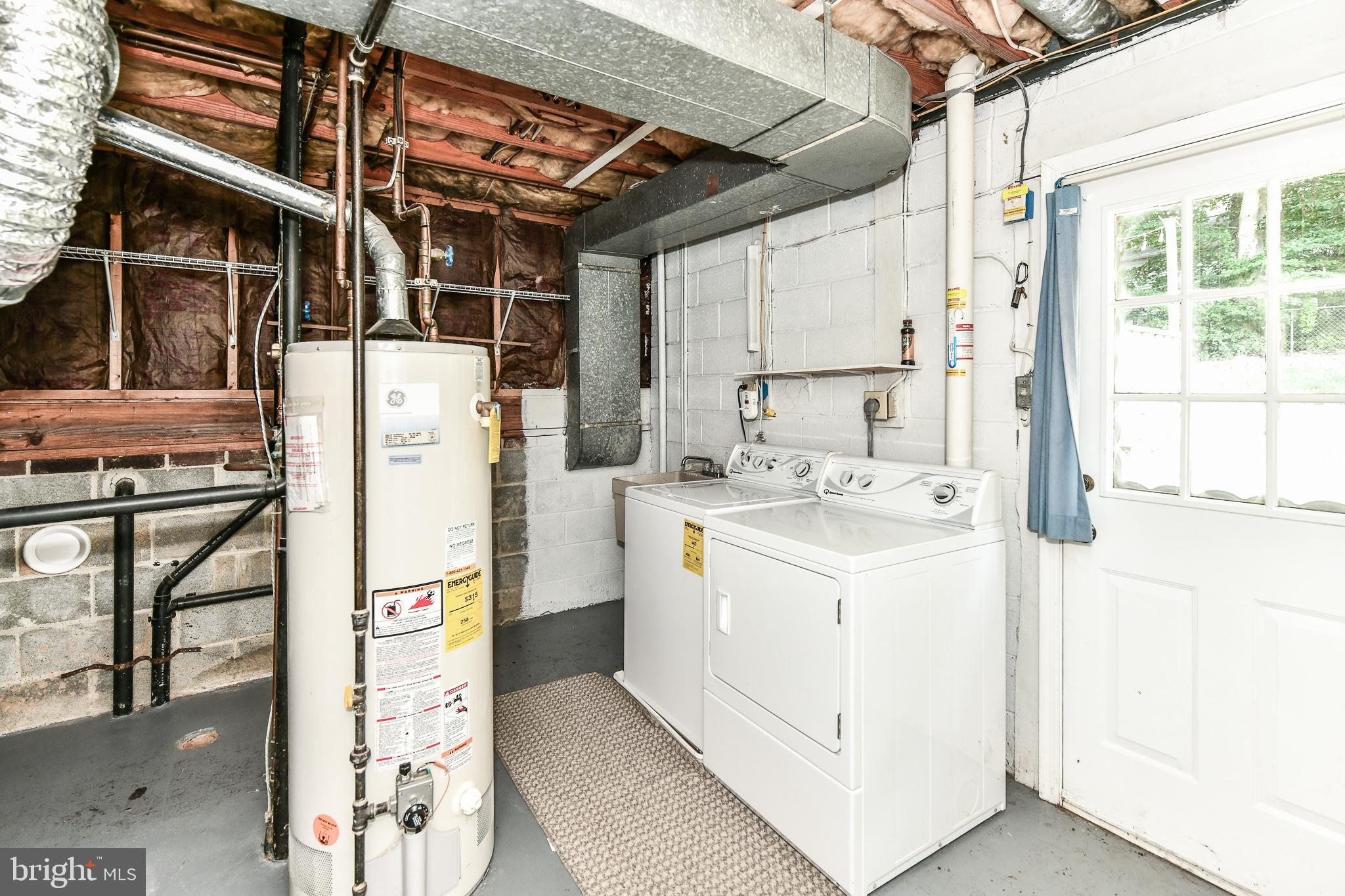 BRIARWOOD - Residential Lease