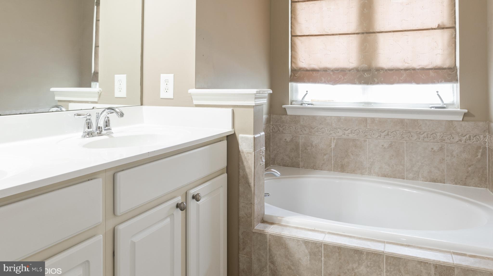 VILLAGES OF DORCHESTER - Residential Lease