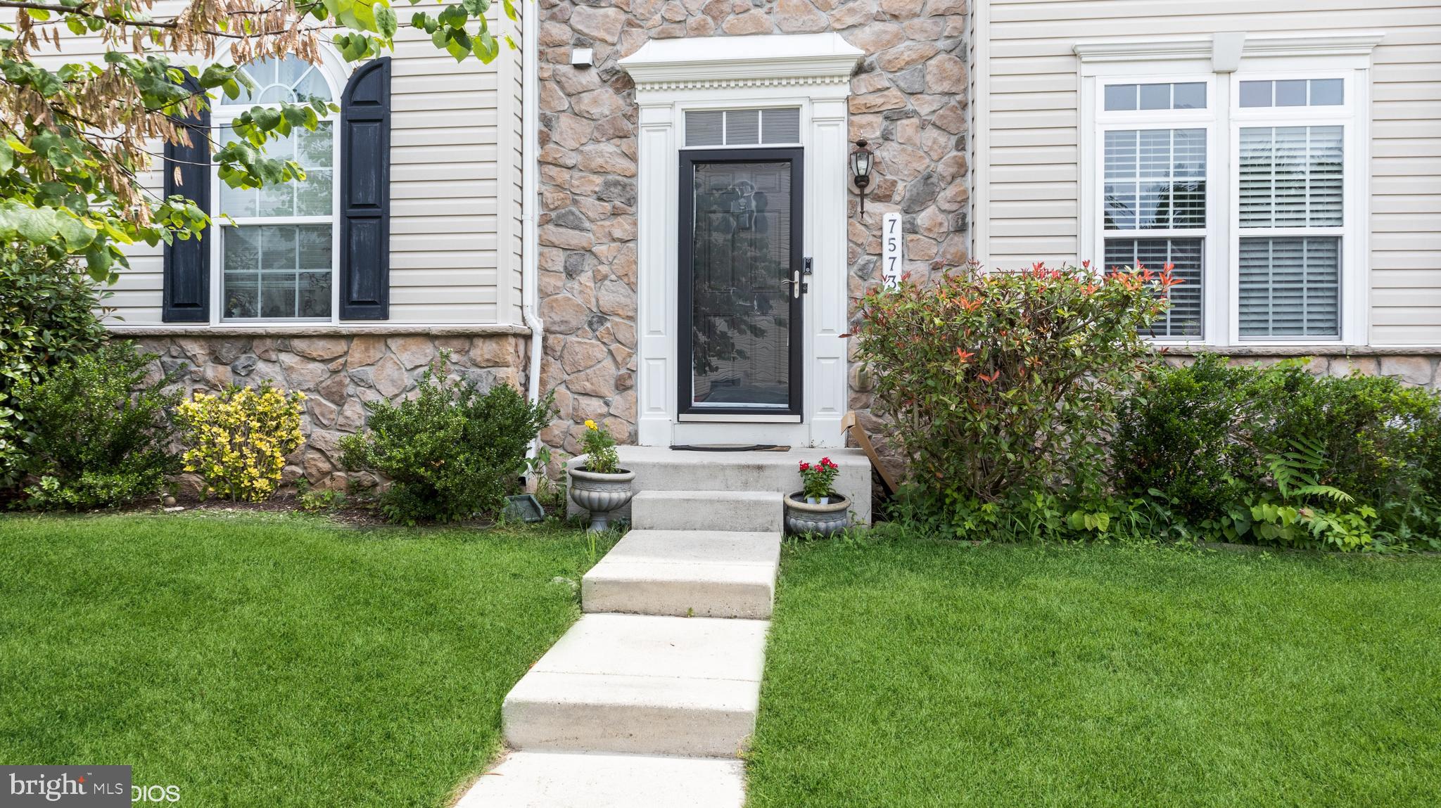 VILLAGES OF DORCHESTER - Residential Lease