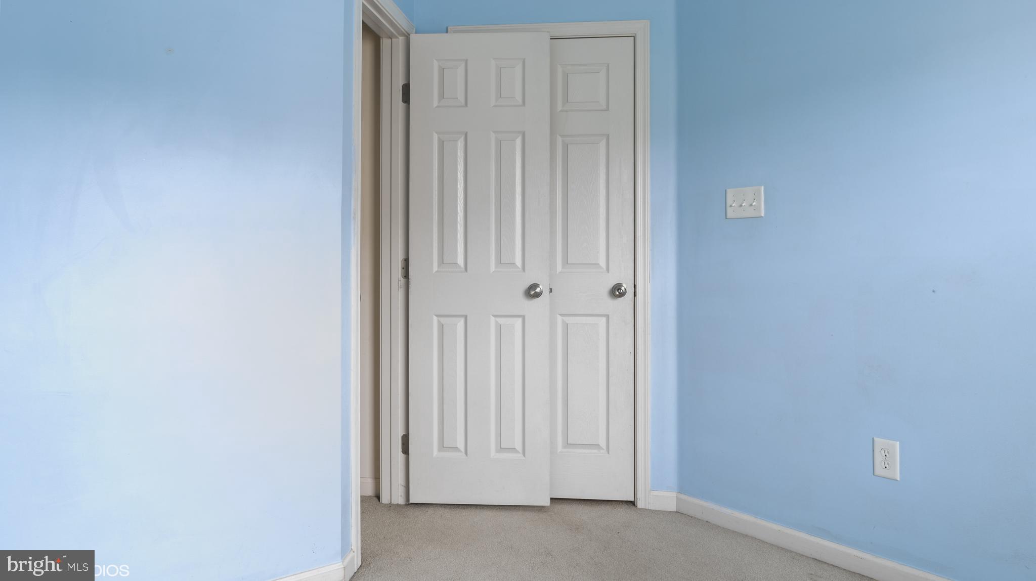 VILLAGES OF DORCHESTER - Residential Lease