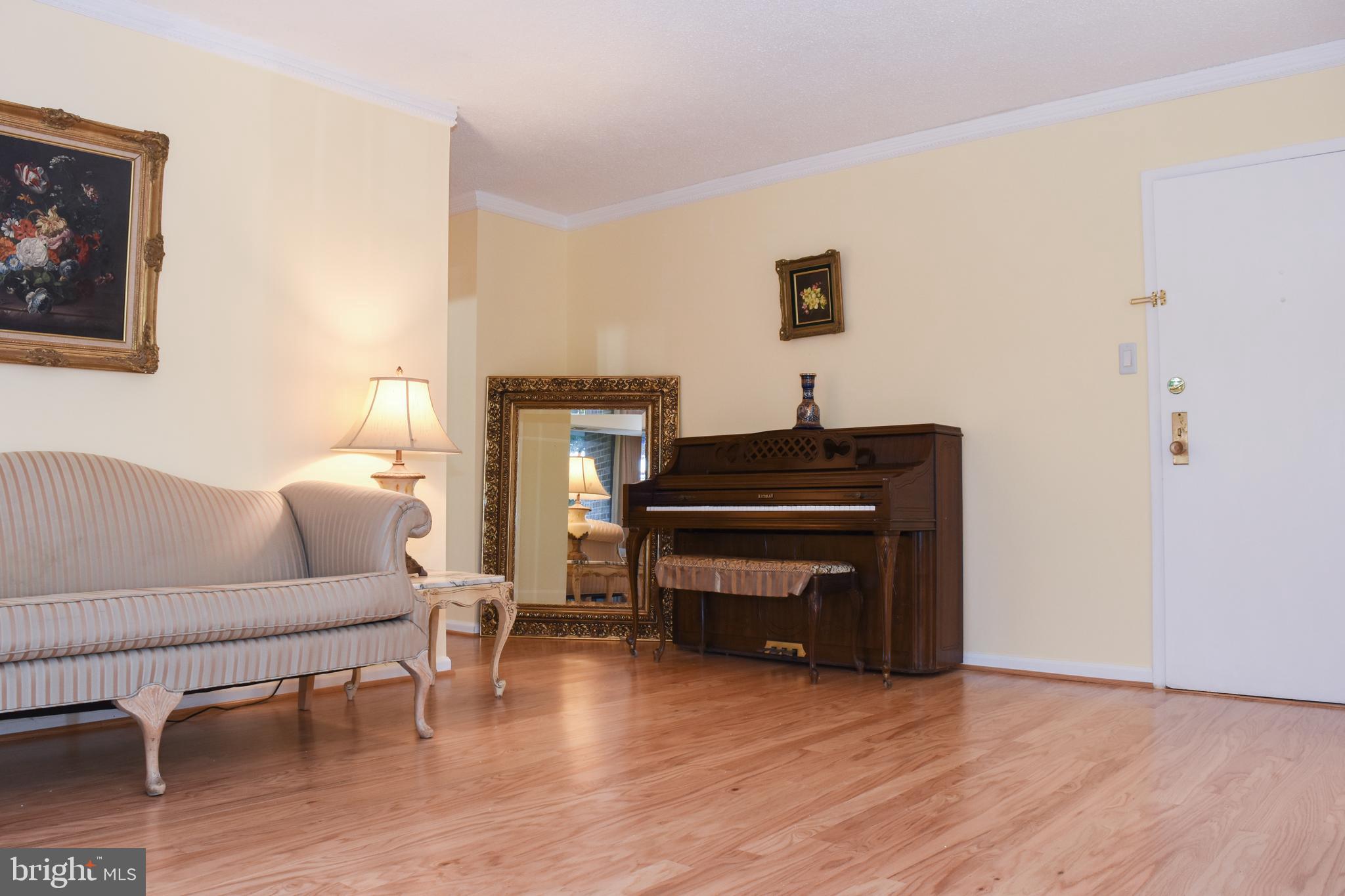 IDYLWOOD TOWERS - Residential