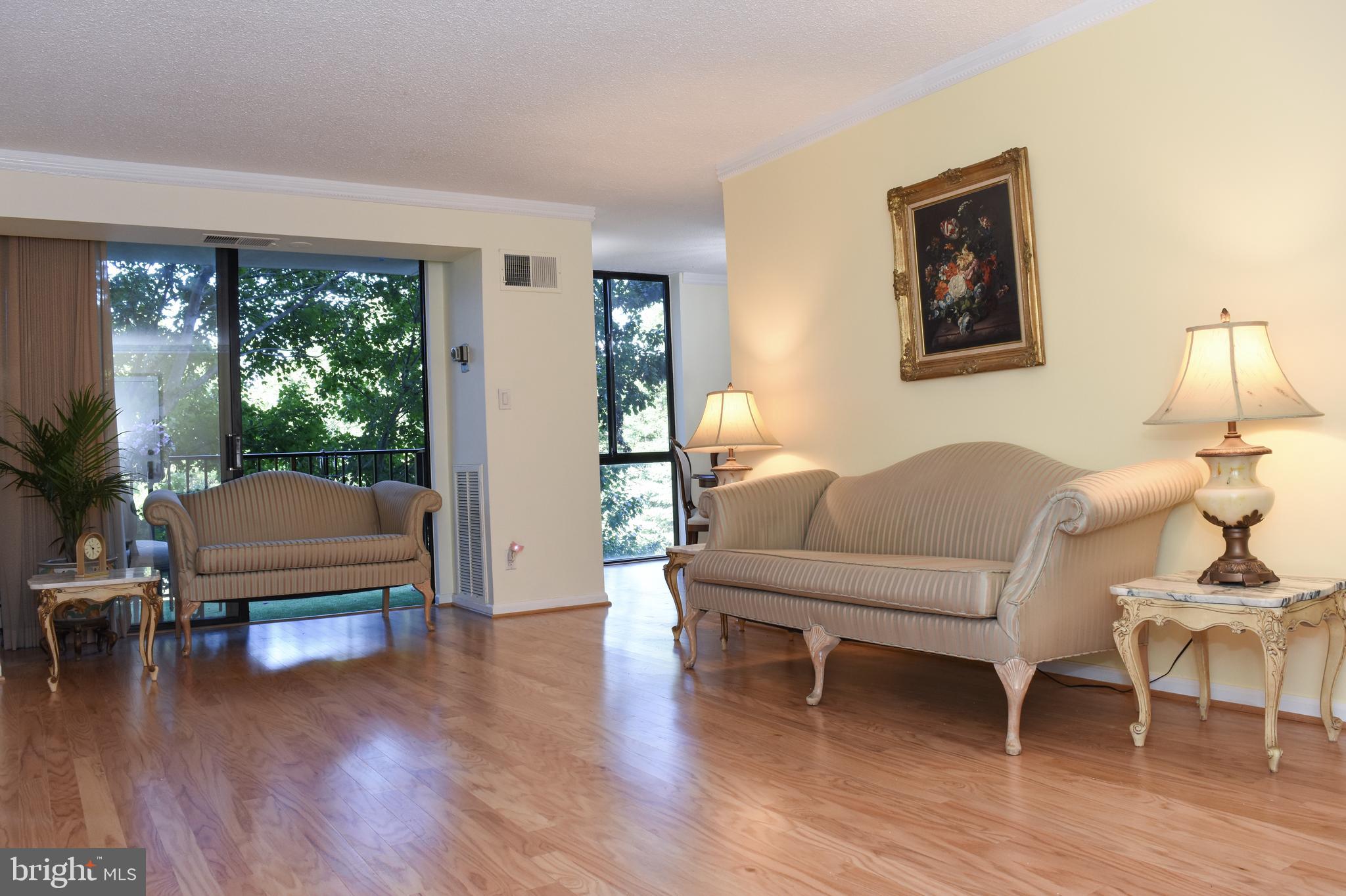 IDYLWOOD TOWERS - Residential