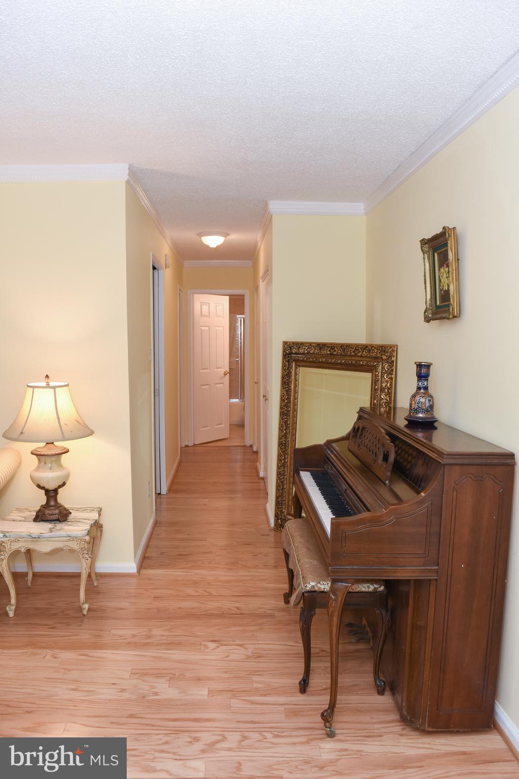 IDYLWOOD TOWERS - Residential