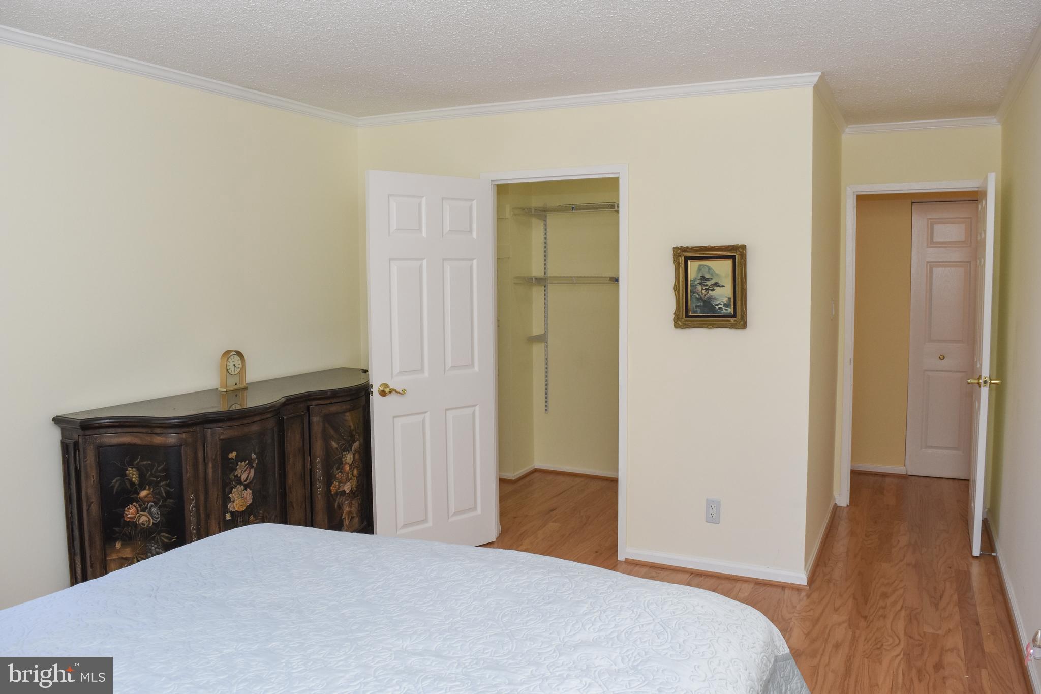 IDYLWOOD TOWERS - Residential