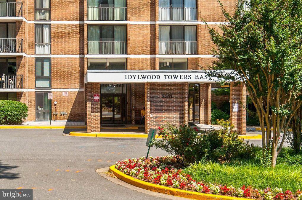 IDYLWOOD TOWERS - Residential