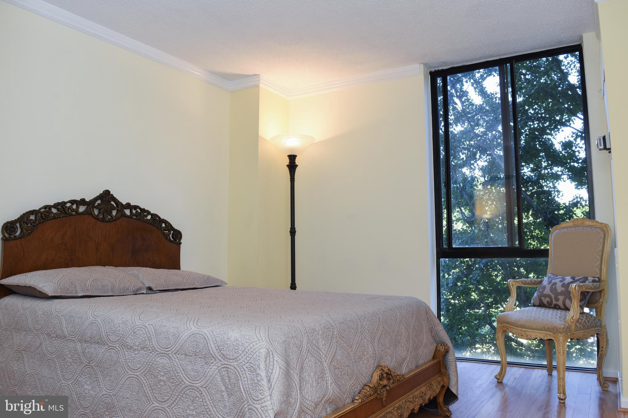 IDYLWOOD TOWERS - Residential