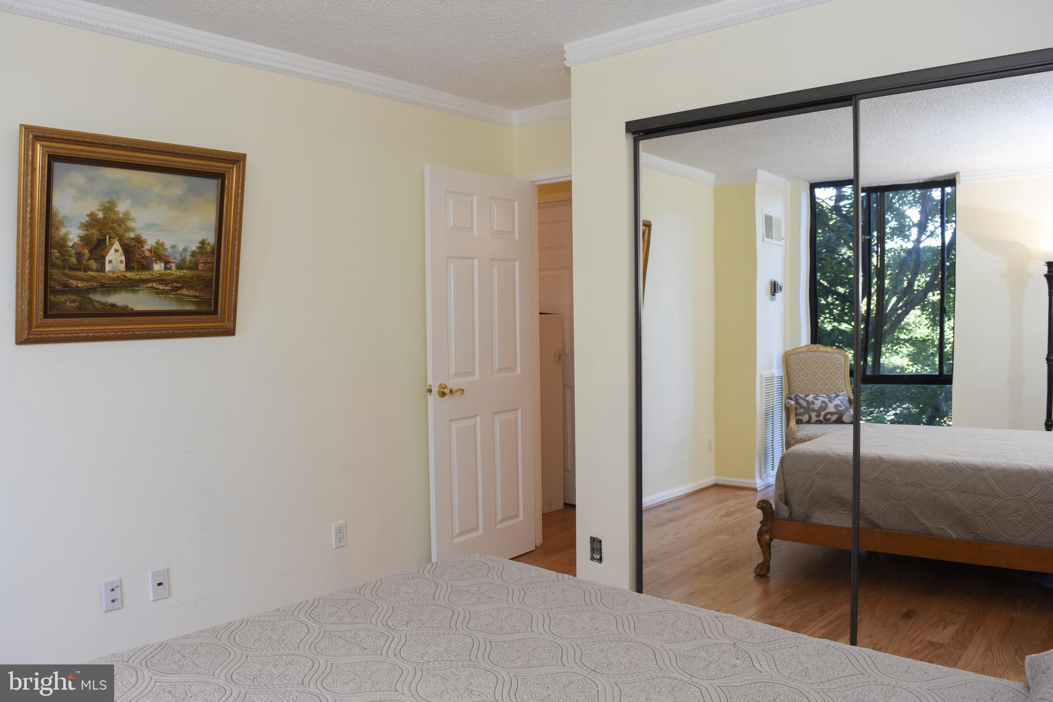 IDYLWOOD TOWERS - Residential