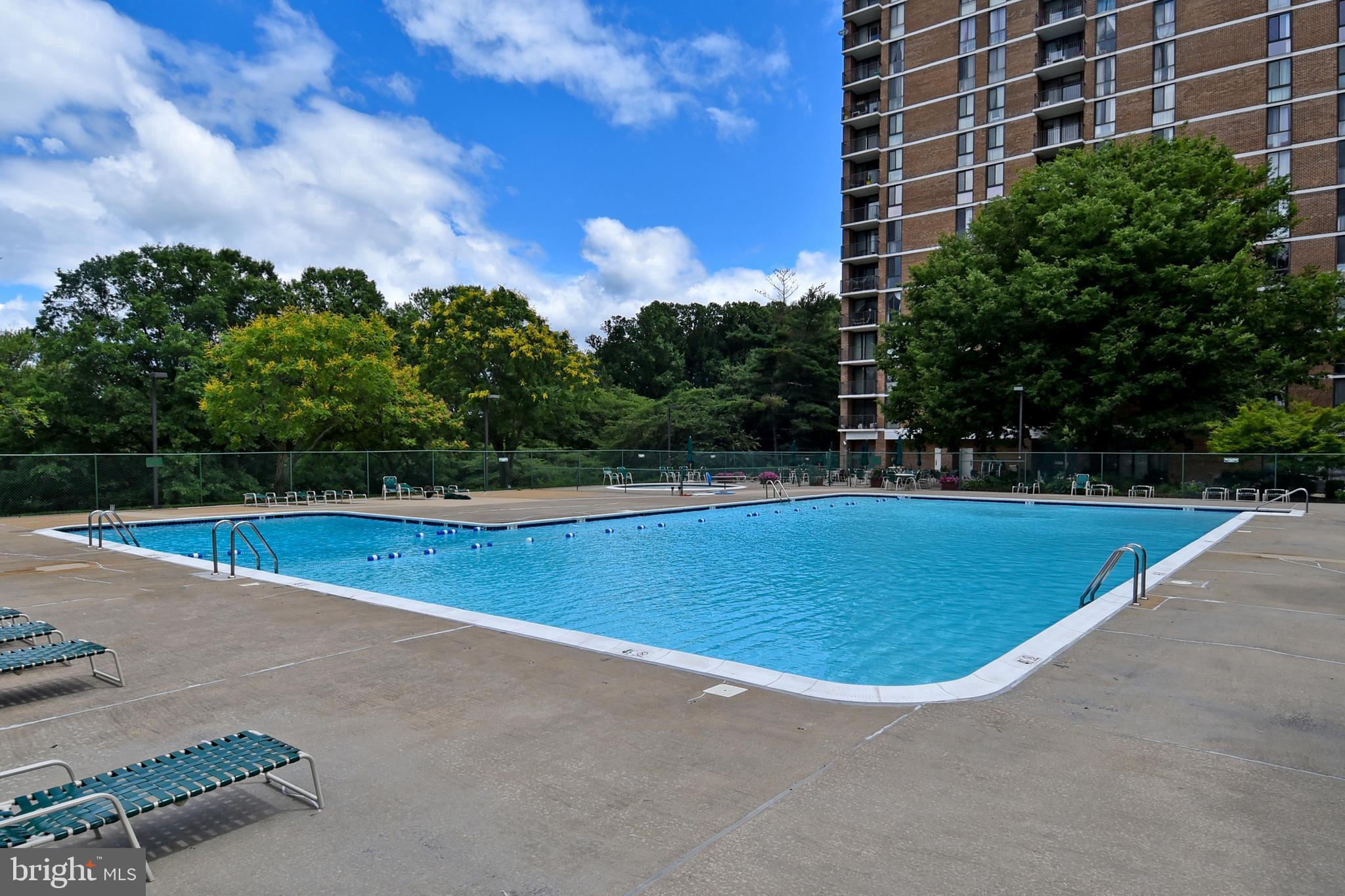 IDYLWOOD TOWERS - Residential