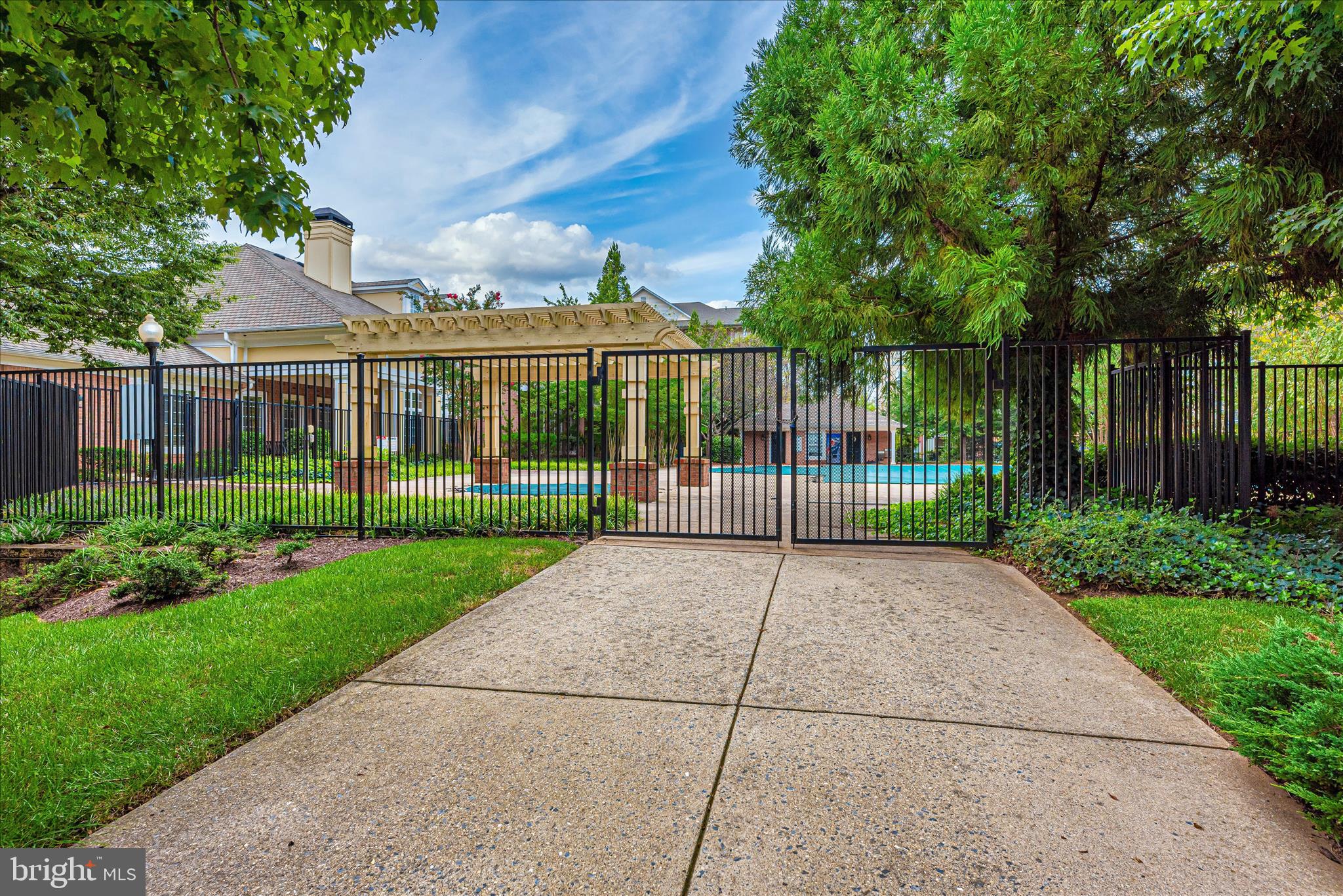 ASHMORE AT GERMANOWN COMMUNITY - Residential