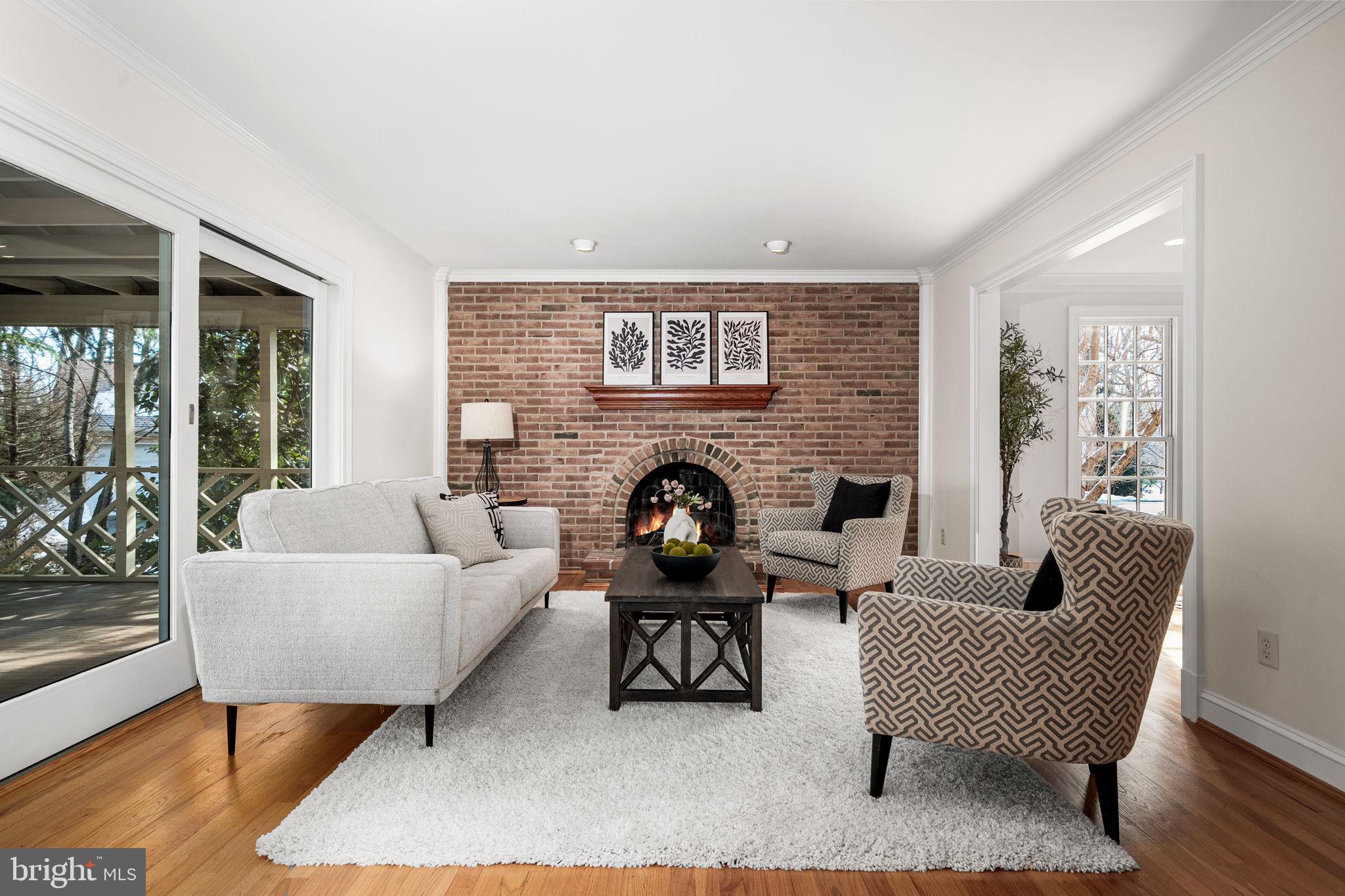 CHAPEL LAKE - Residential