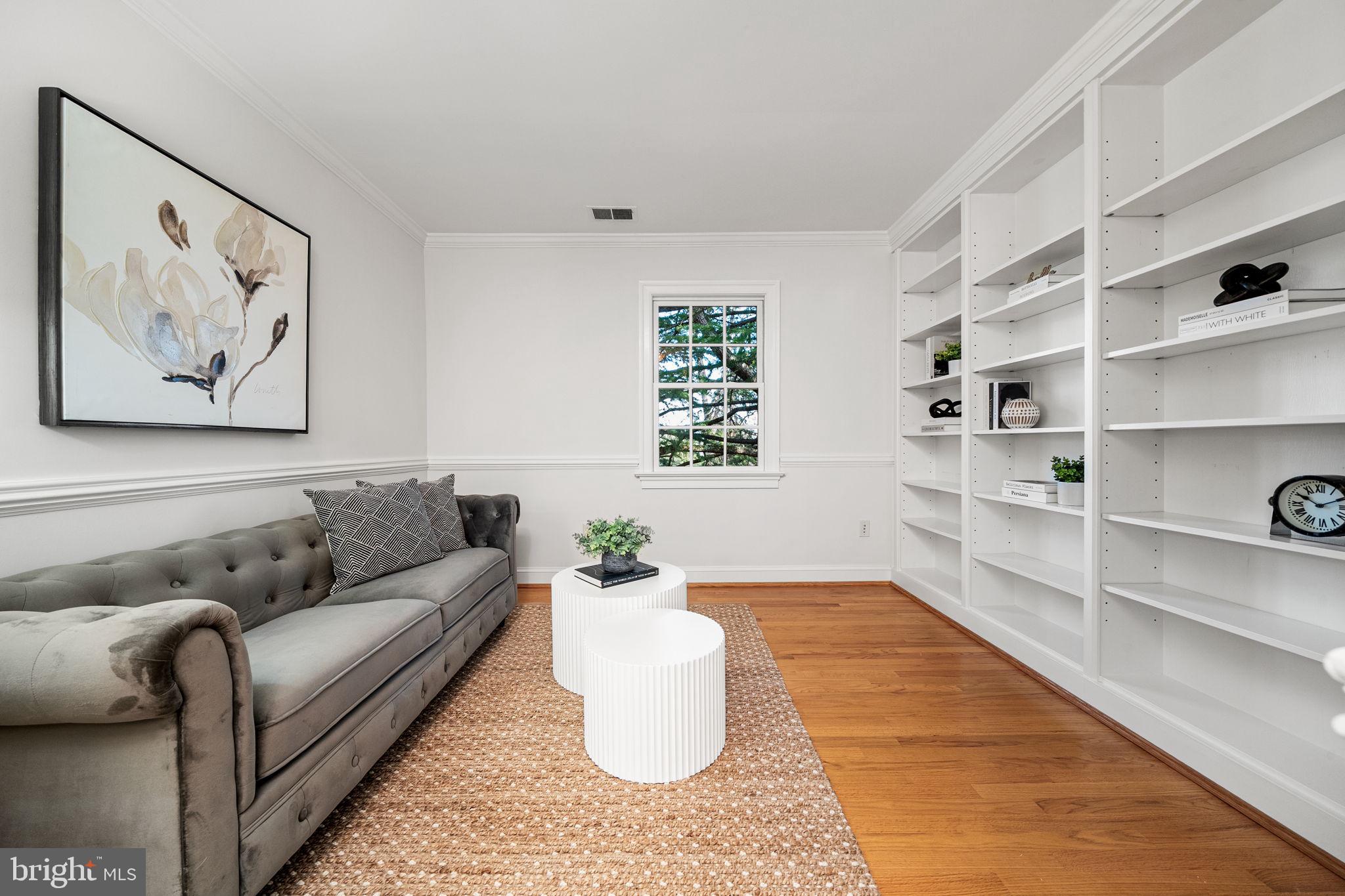 CHAPEL LAKE - Residential