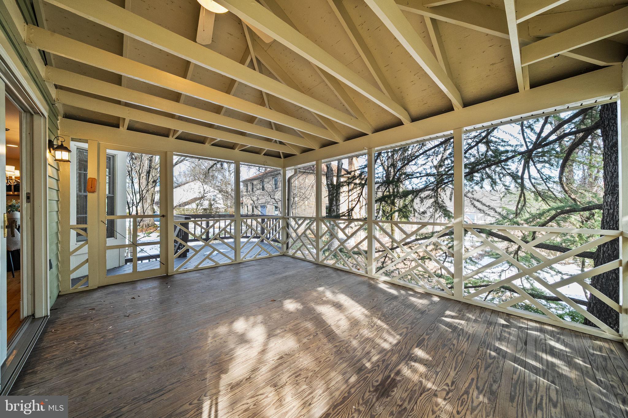 CHAPEL LAKE - Residential