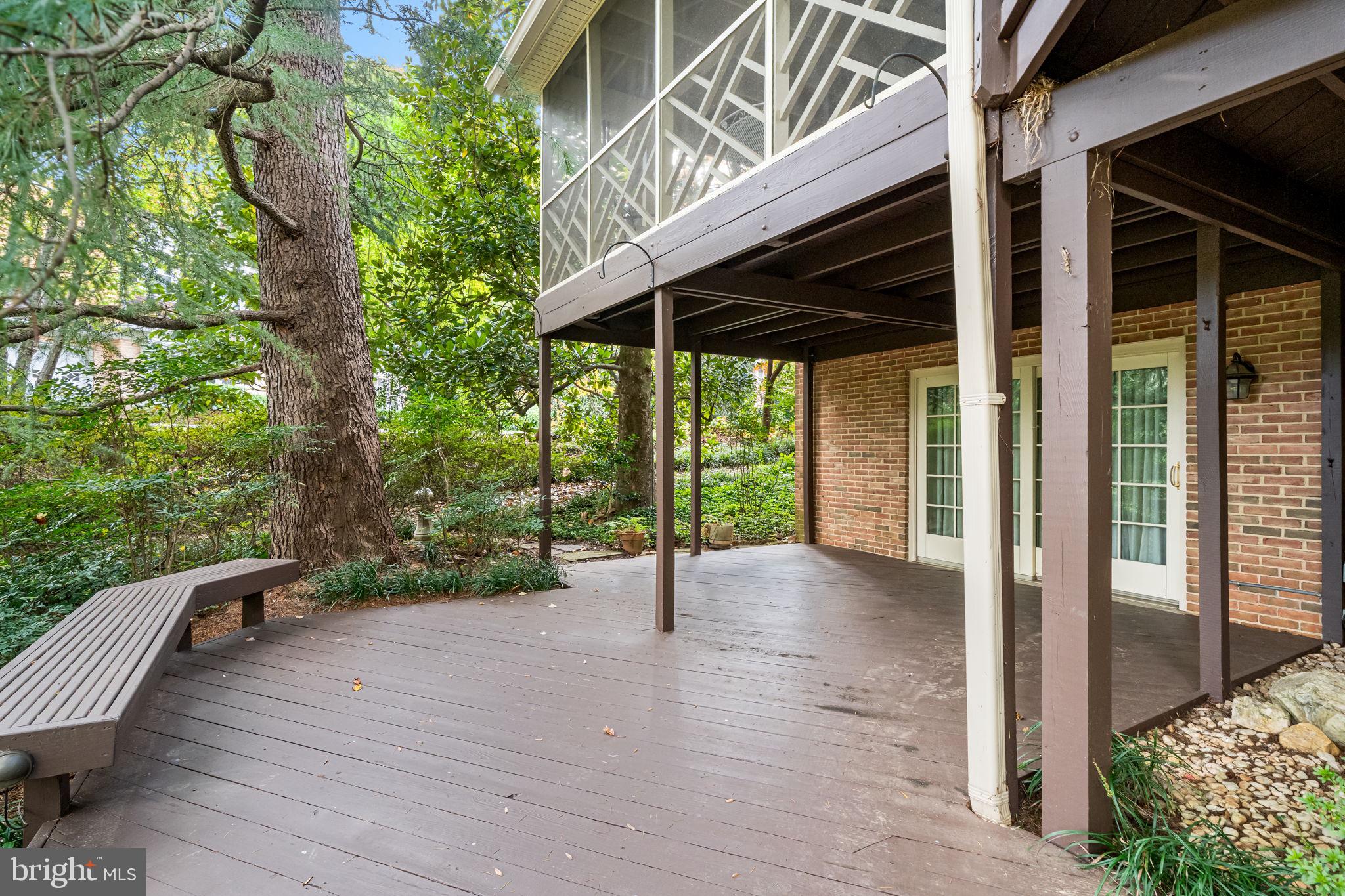 8311 CHAPEL LAKE COURT