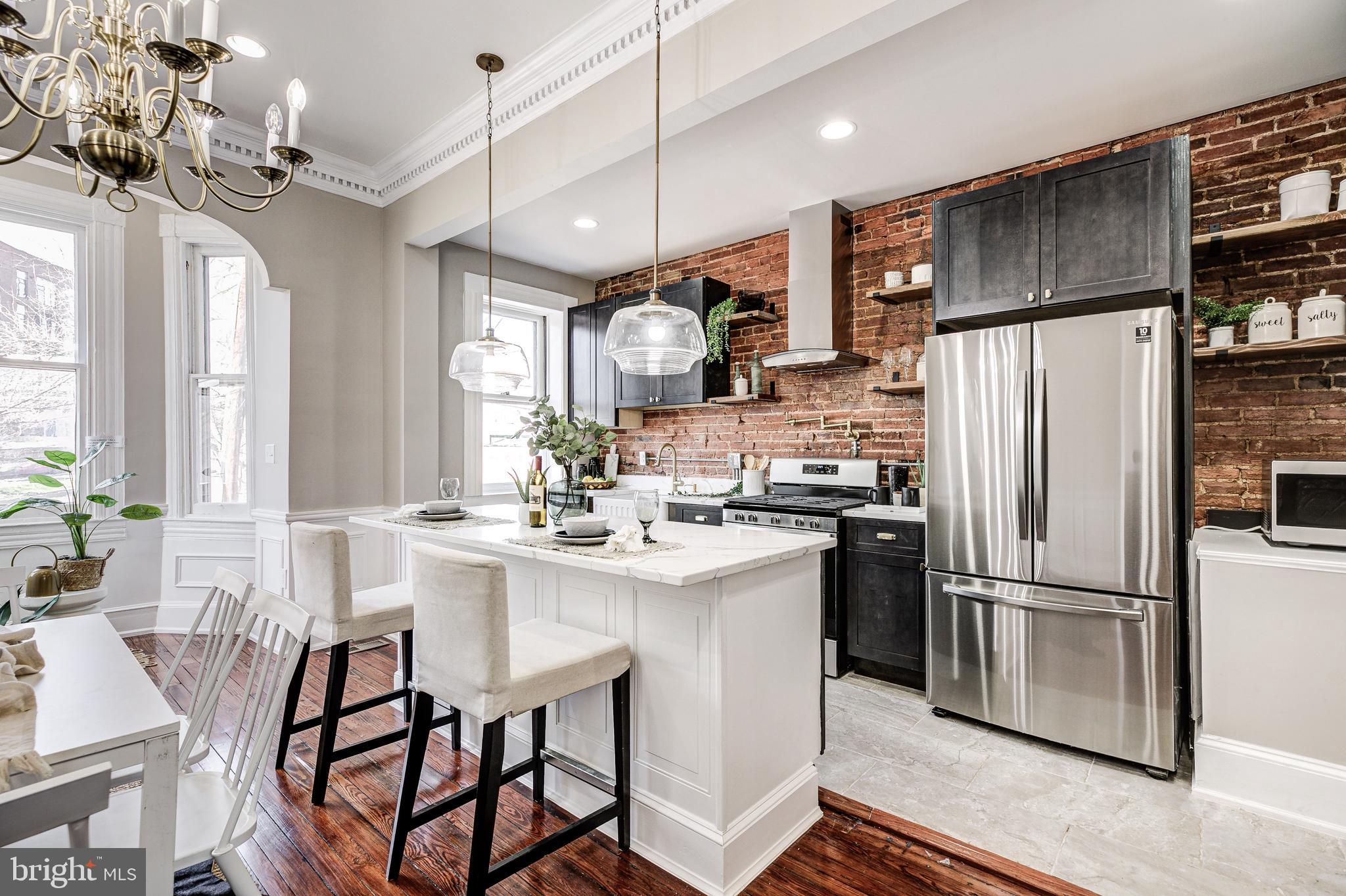 3314 ELLERSLIE AVENUE