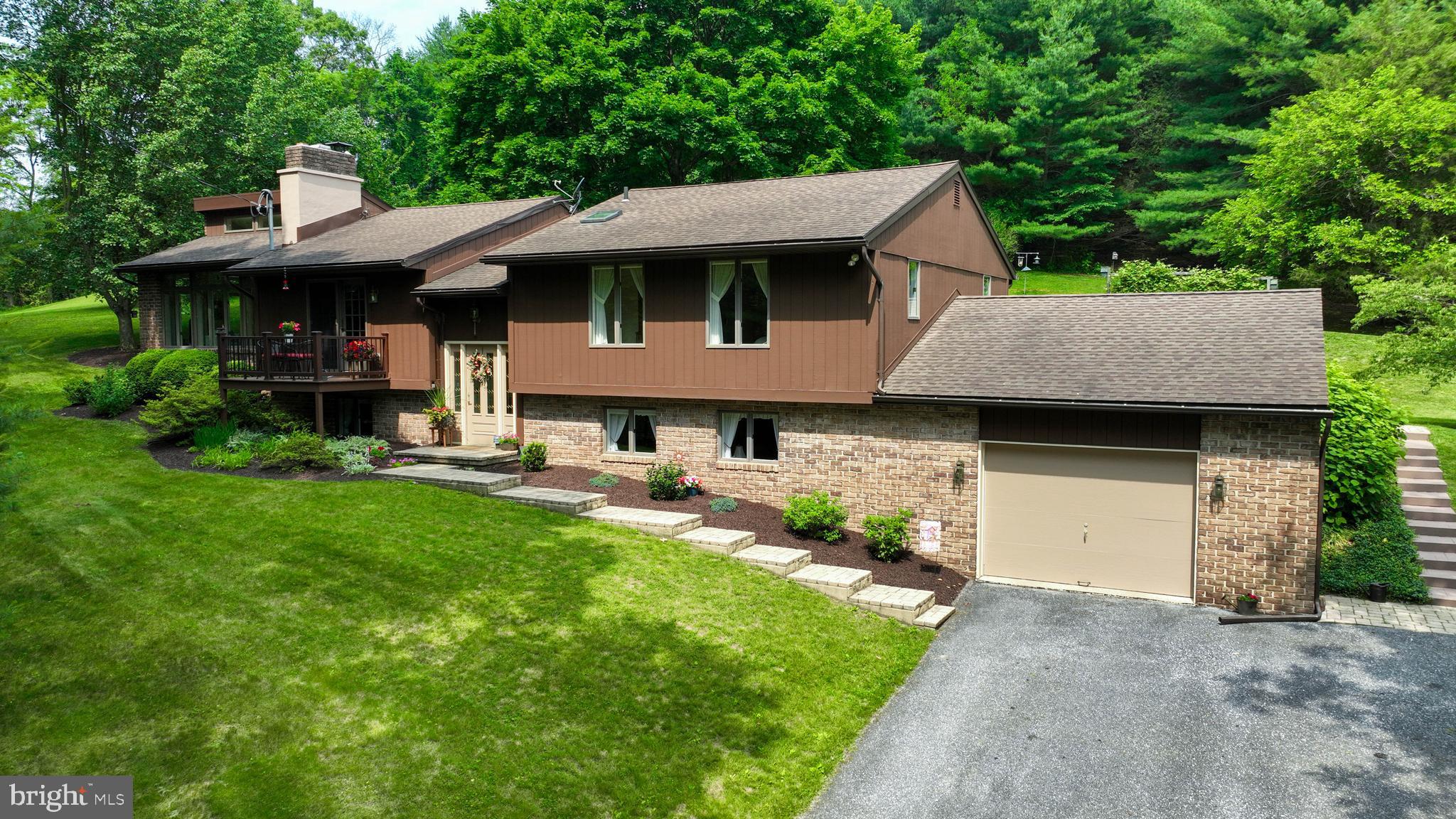 2916 GRAYDON ROAD