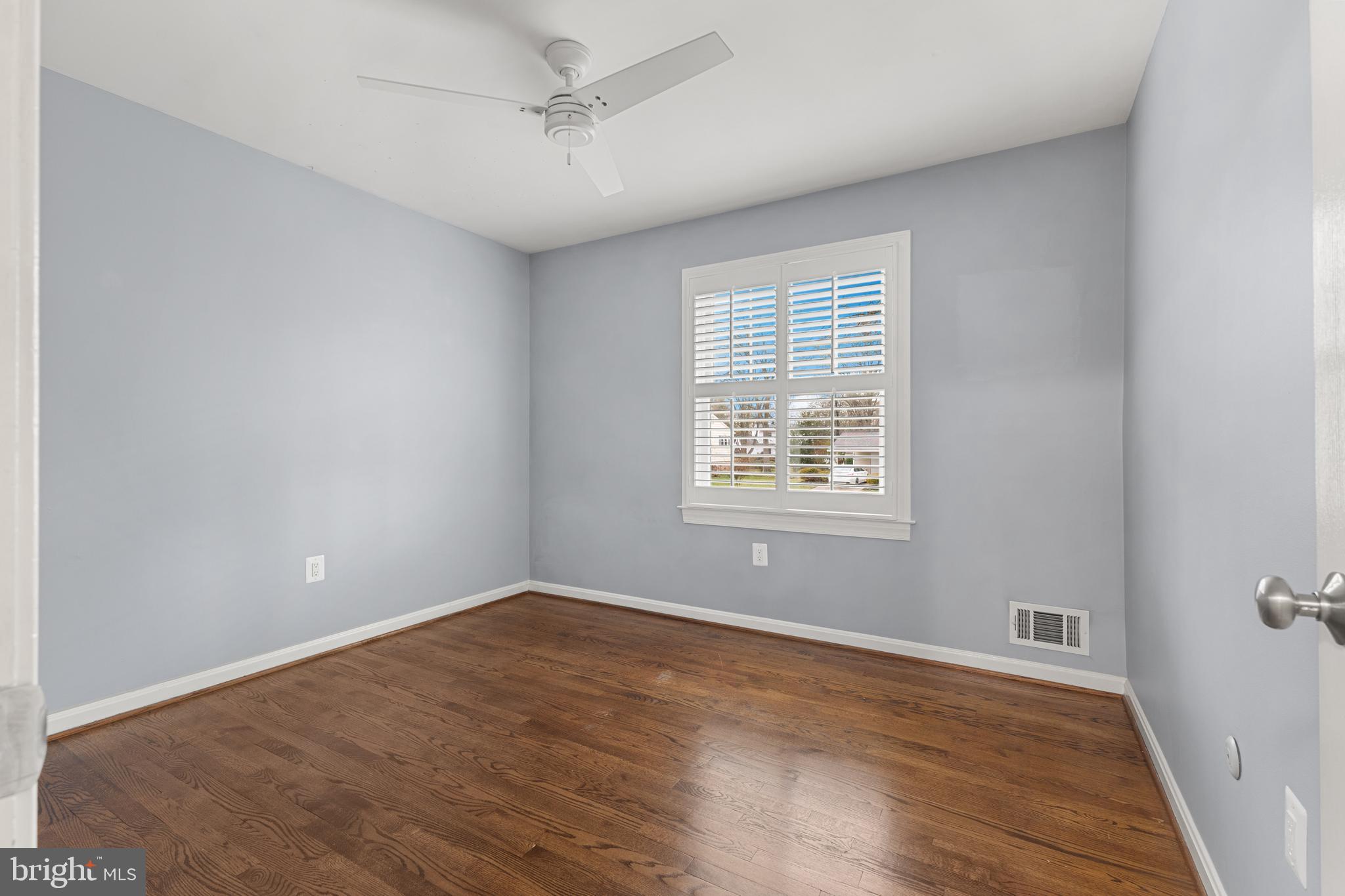 WILLIAMSBURG MANOR NORTH - Residential