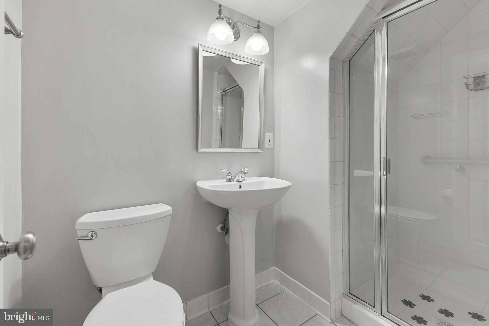 WILLIAMSBURG MANOR NORTH - Residential