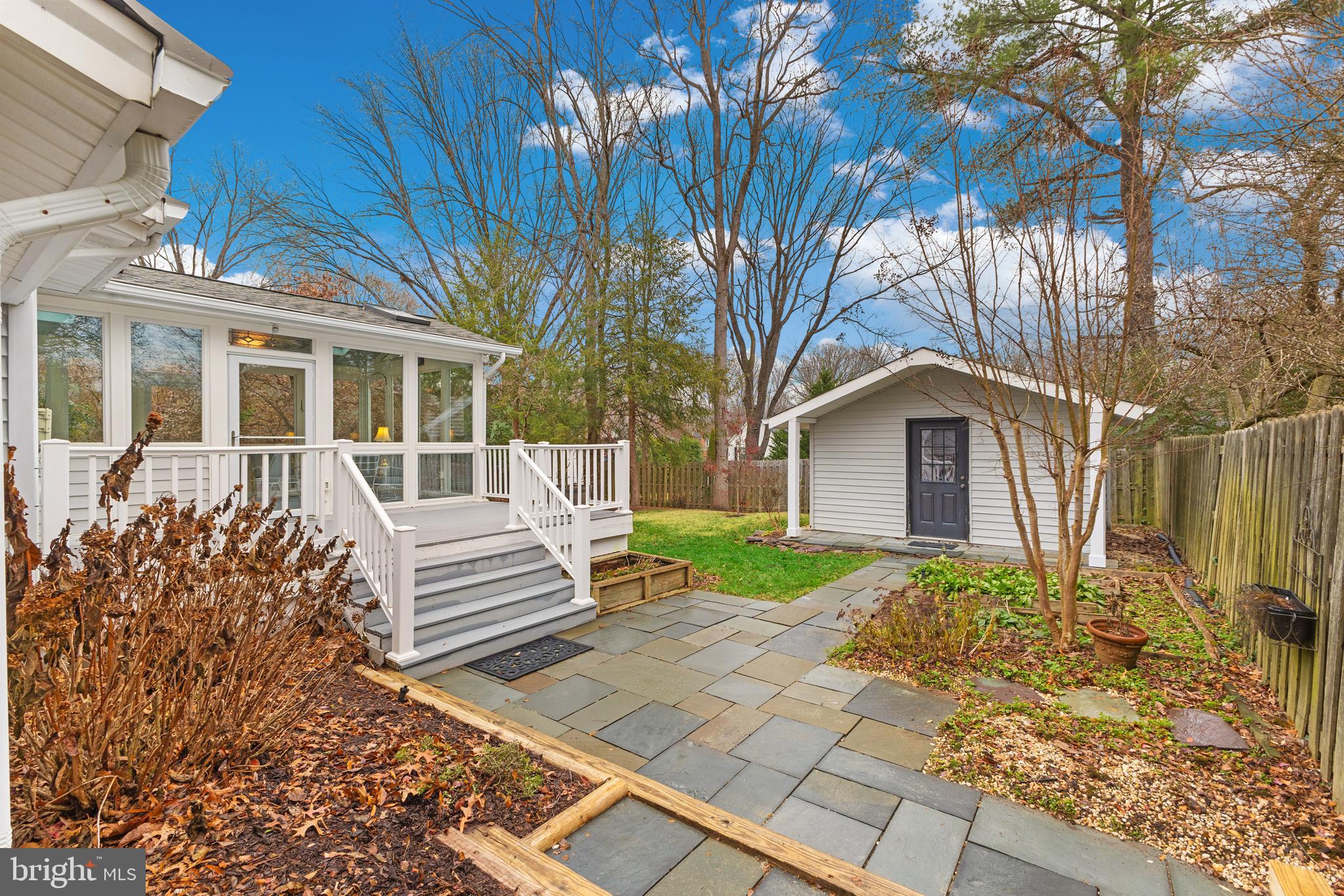 WILLIAMSBURG MANOR NORTH - Residential