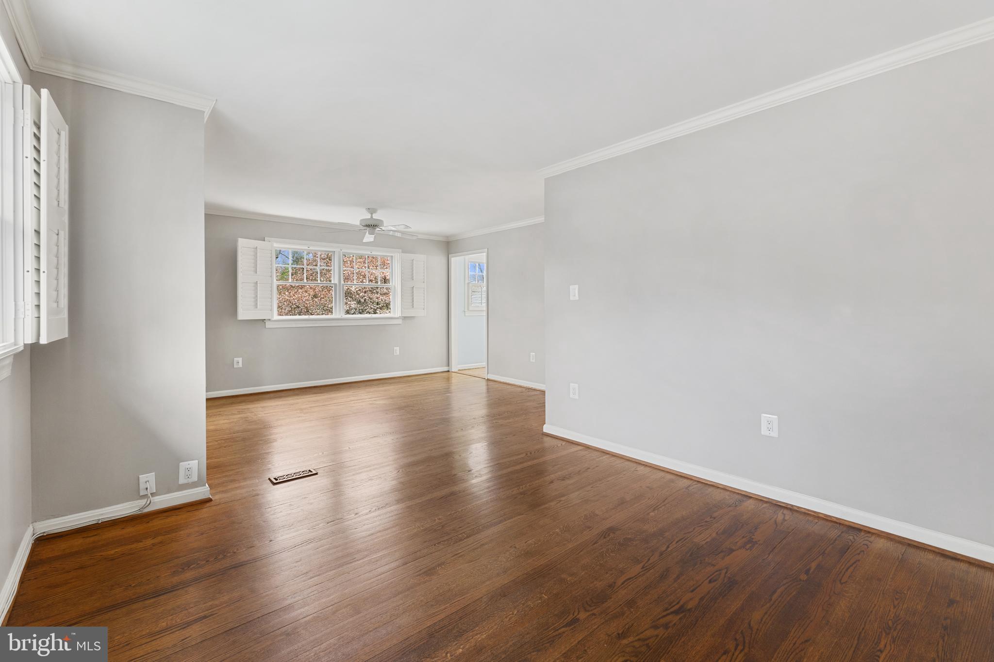 WILLIAMSBURG MANOR NORTH - Residential