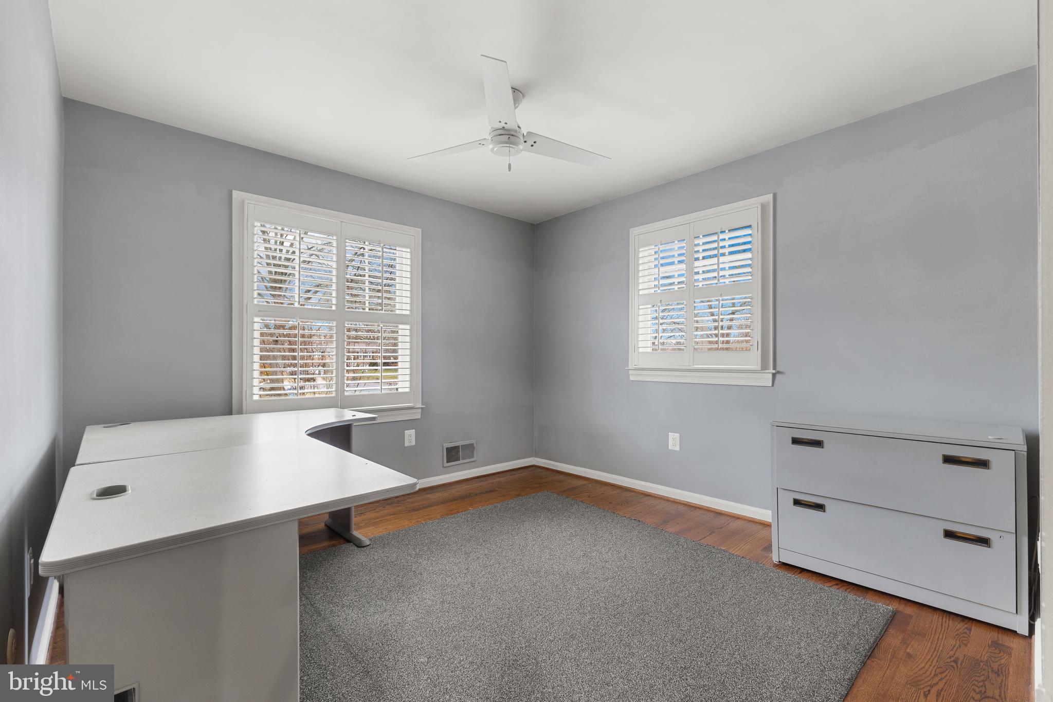 WILLIAMSBURG MANOR NORTH - Residential